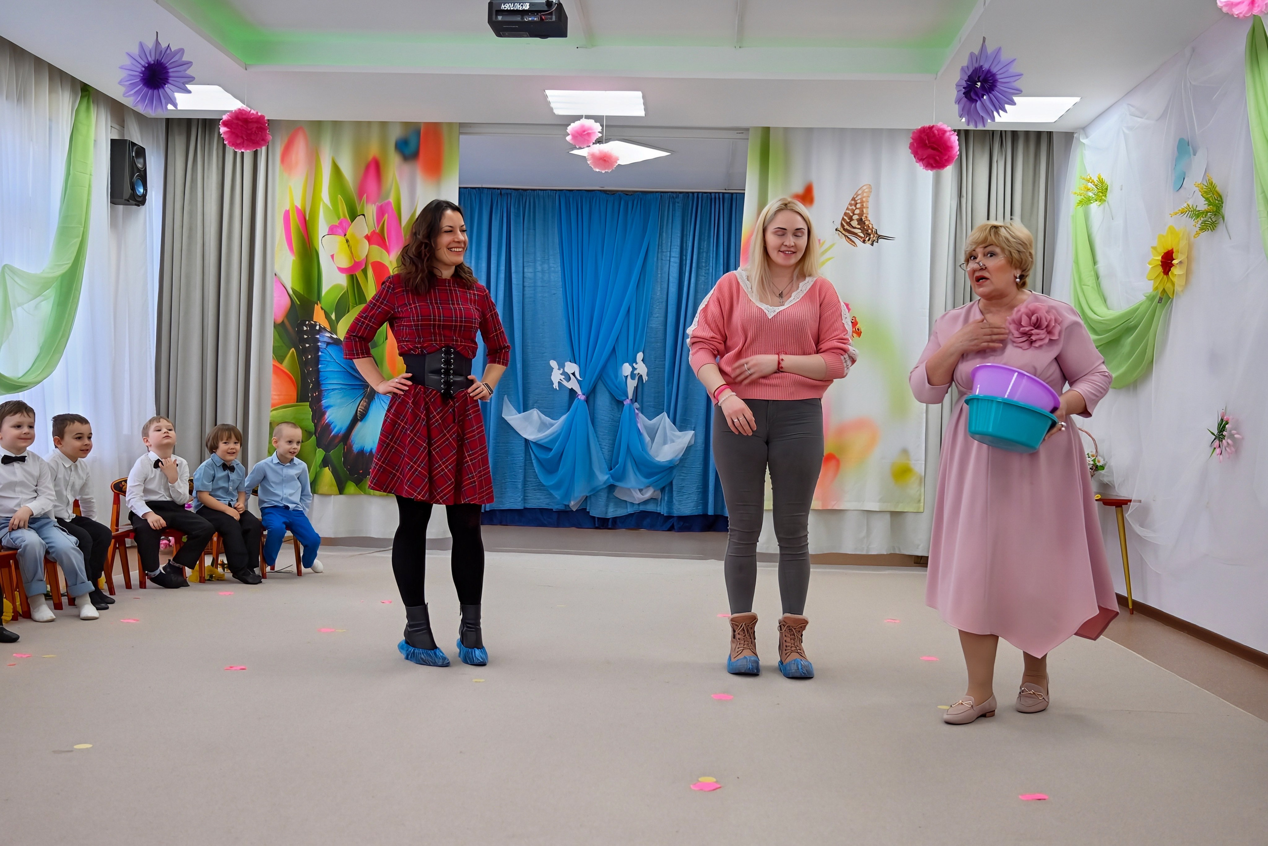 Праздник в группе «Дружная семейка». Семейный и детский фотограф Москва