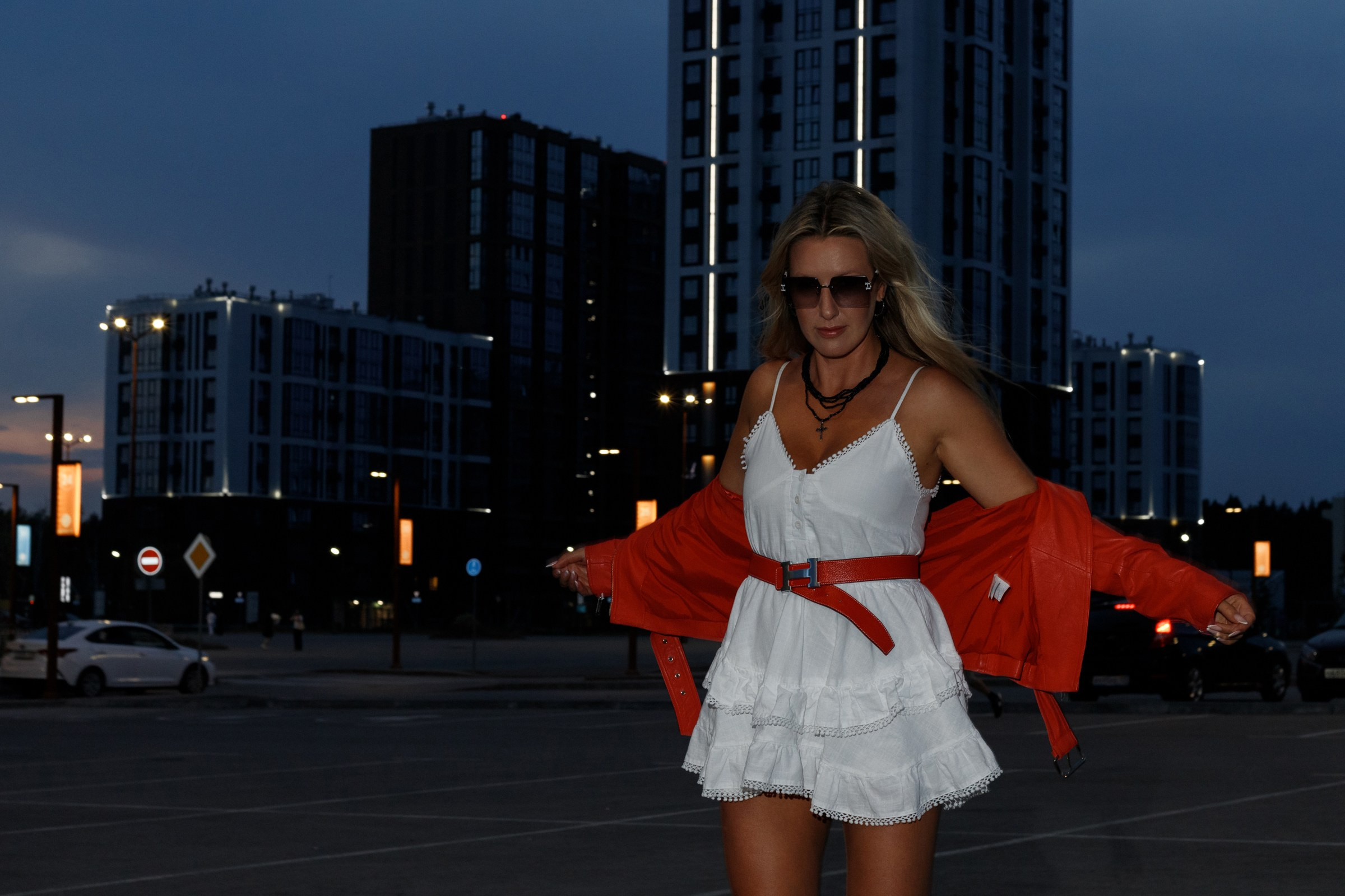 Ночная серия. Вспышка. Наталья. Евгения. Июнь 2025. Фотограф Пермь. Свадьбы. Семья и дети, школа, д. сад. Фотокниги