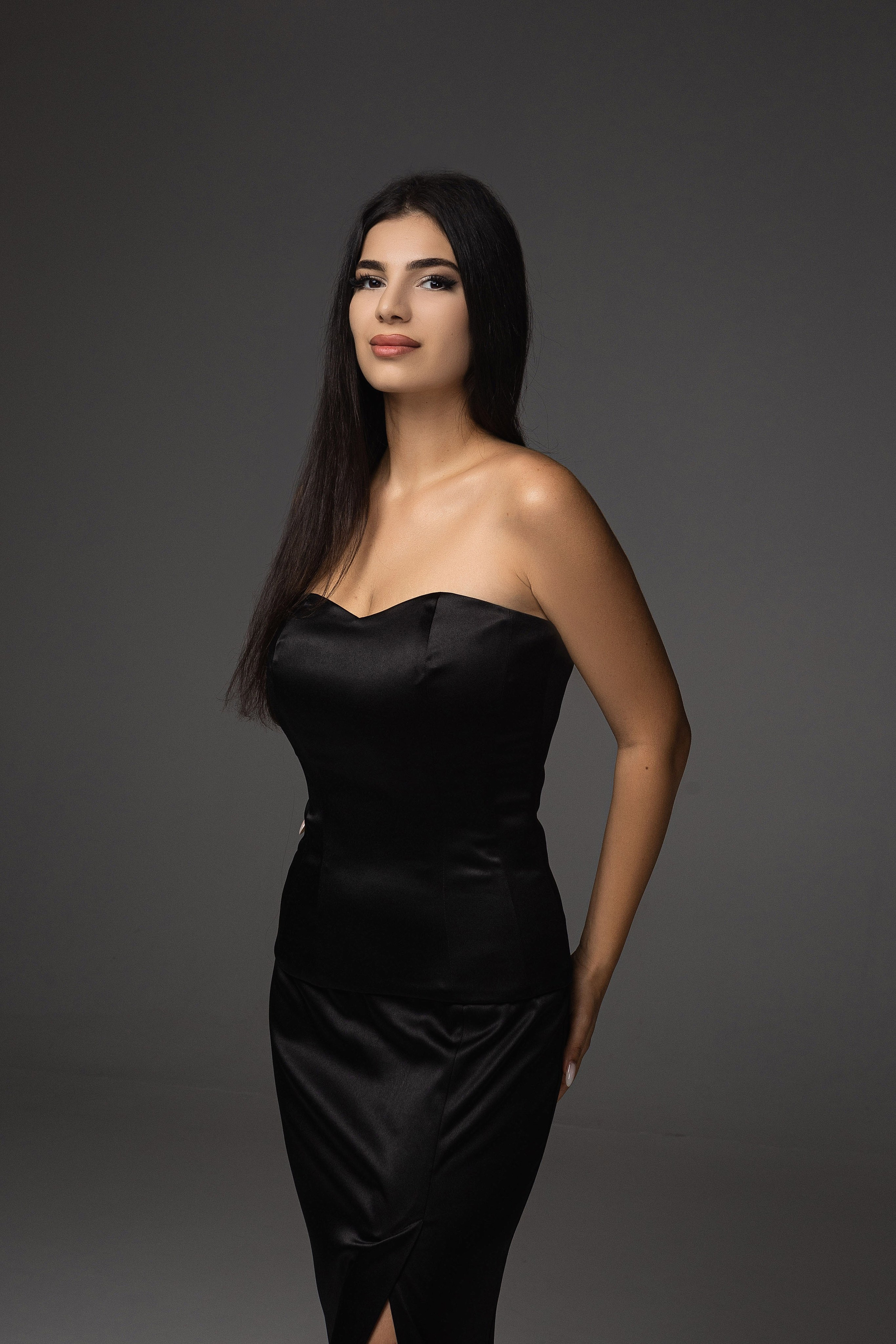 Женский портрет. Главная