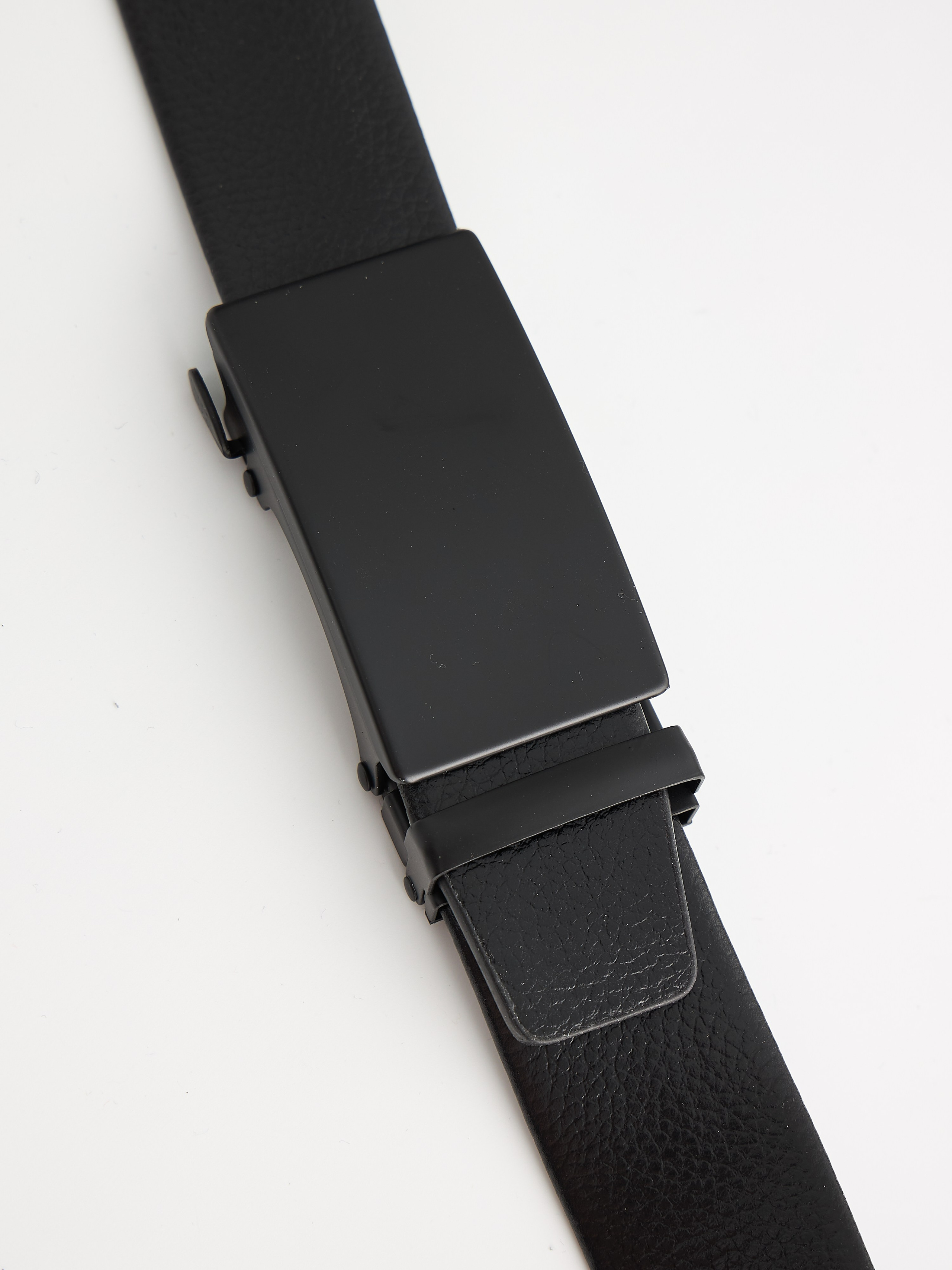 Фотосъемка ремней для маркетплейсов. Алексей Темнов — фотограф в Пятигорске