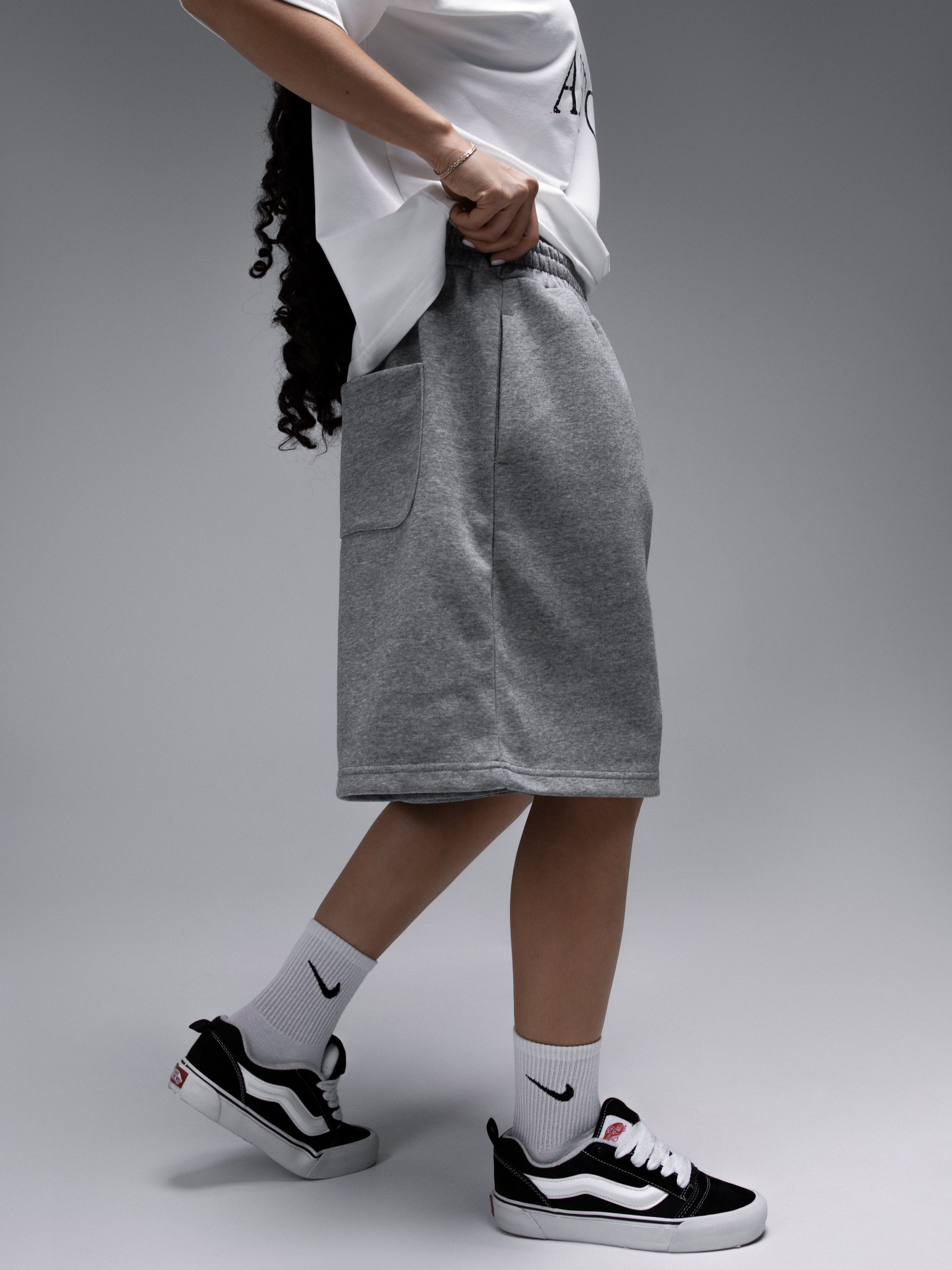 КАТАЛОГ | серый фон. RUNA production — стильные съемки для брендов