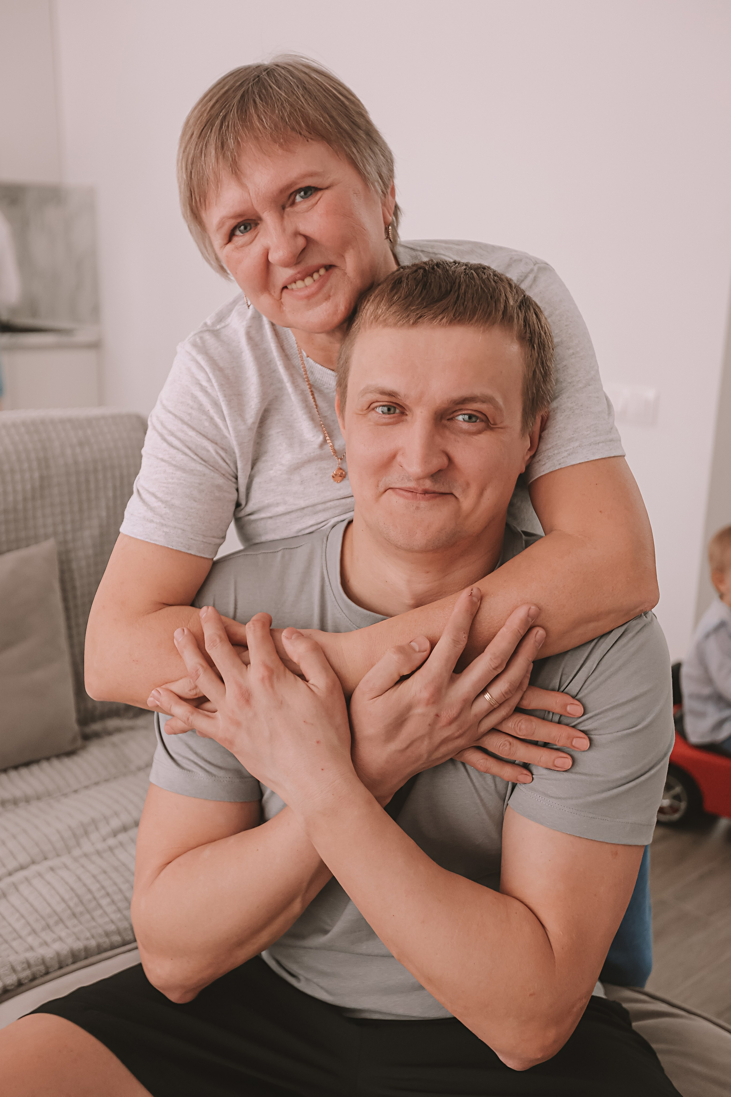Семейная в домике (репортаж). Семейный фотограф Тюмень, фотограф на роды Салмина Мария