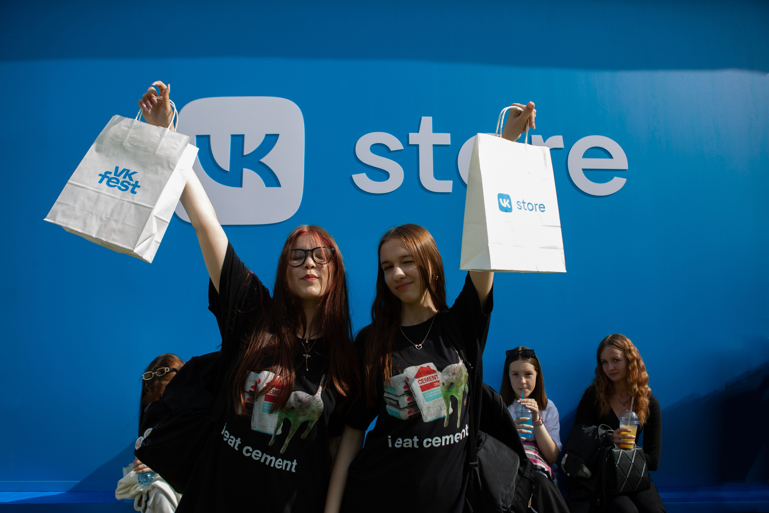 VK Store. Свадебный и семейный фотограф В Красноярске Андрей Юсенков