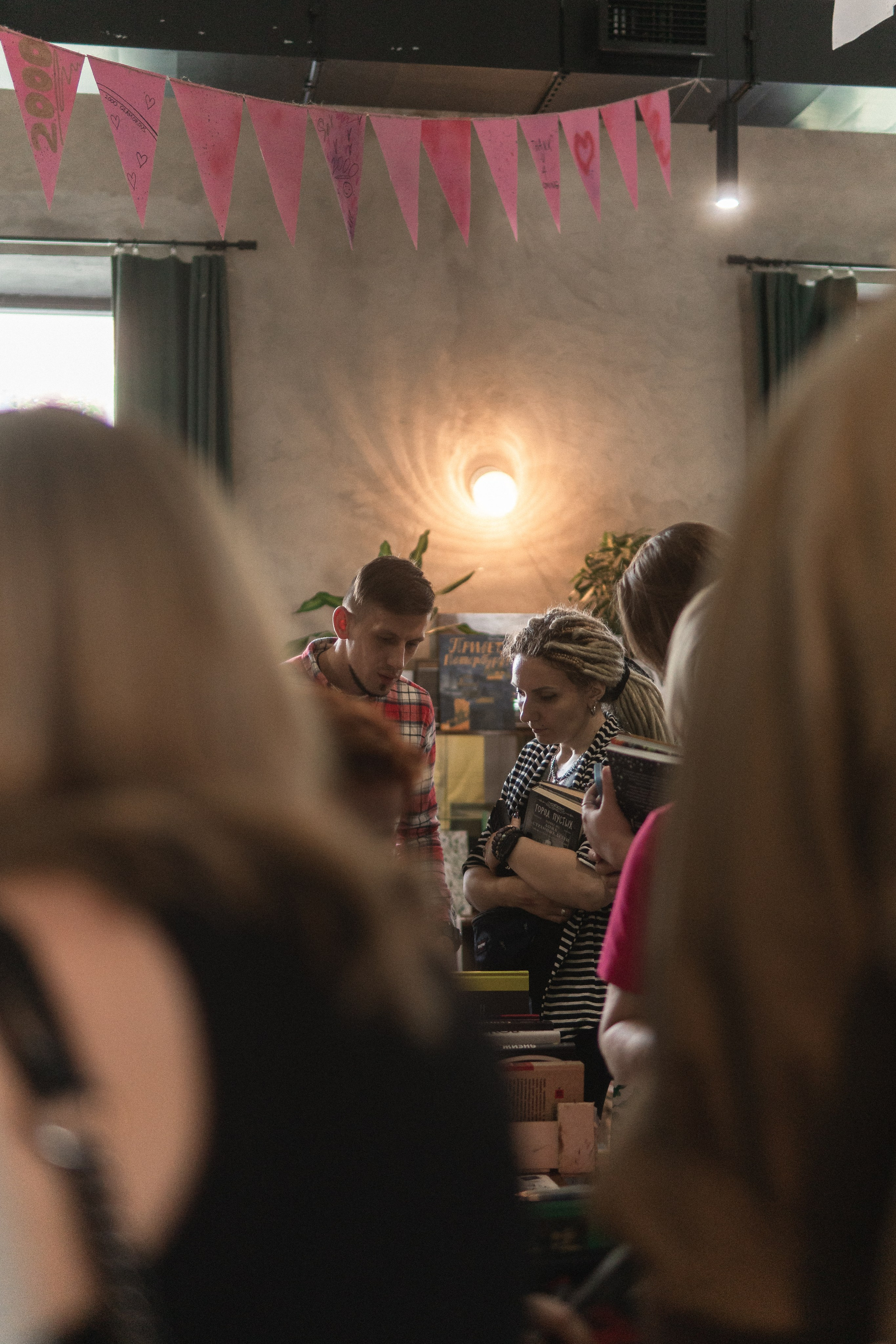 Благотворительный книжный маркет «ФОНАРЬ». Портретный и репортажный фотограф в Воронеже: Анастасия Пузикова