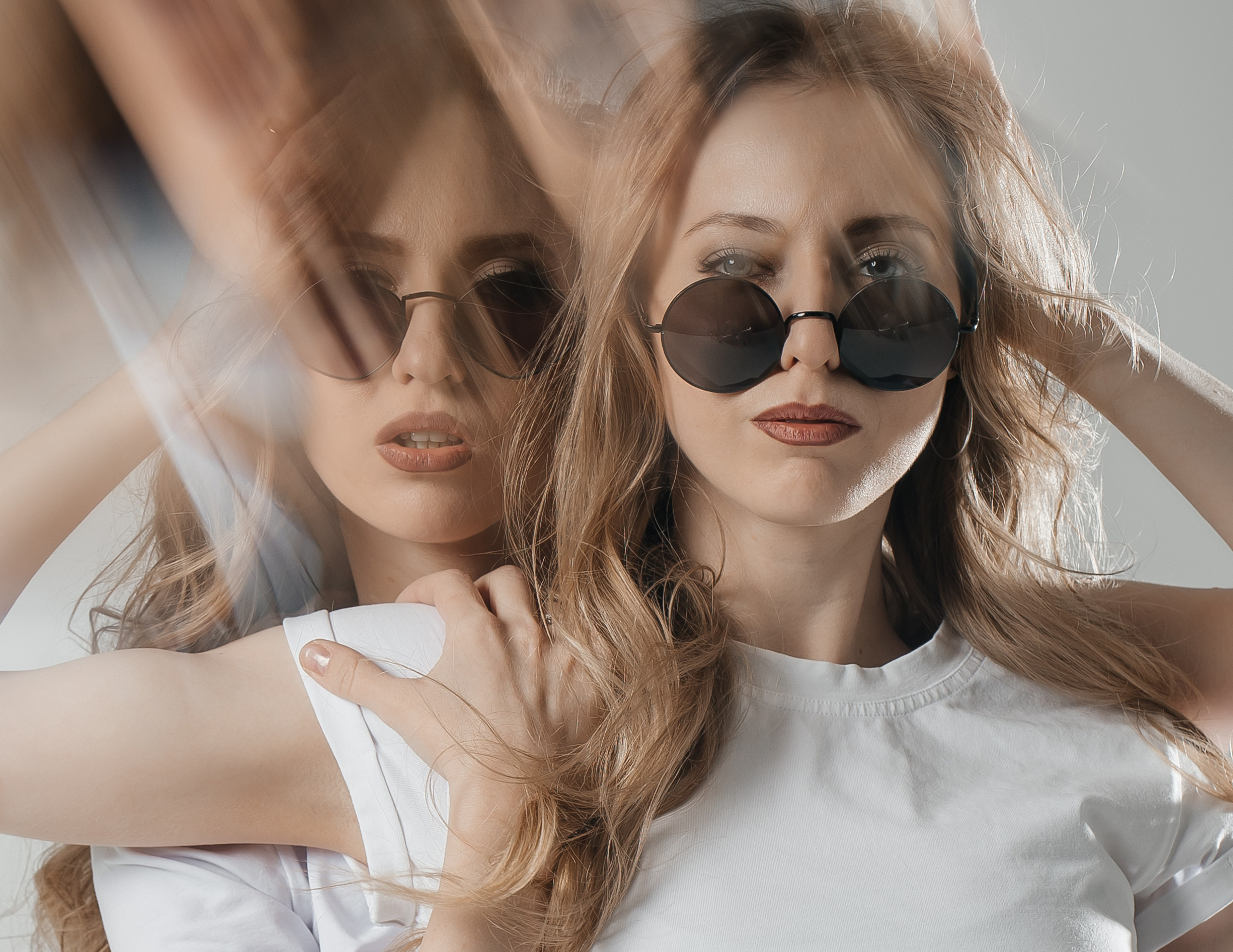 Вика и Настя