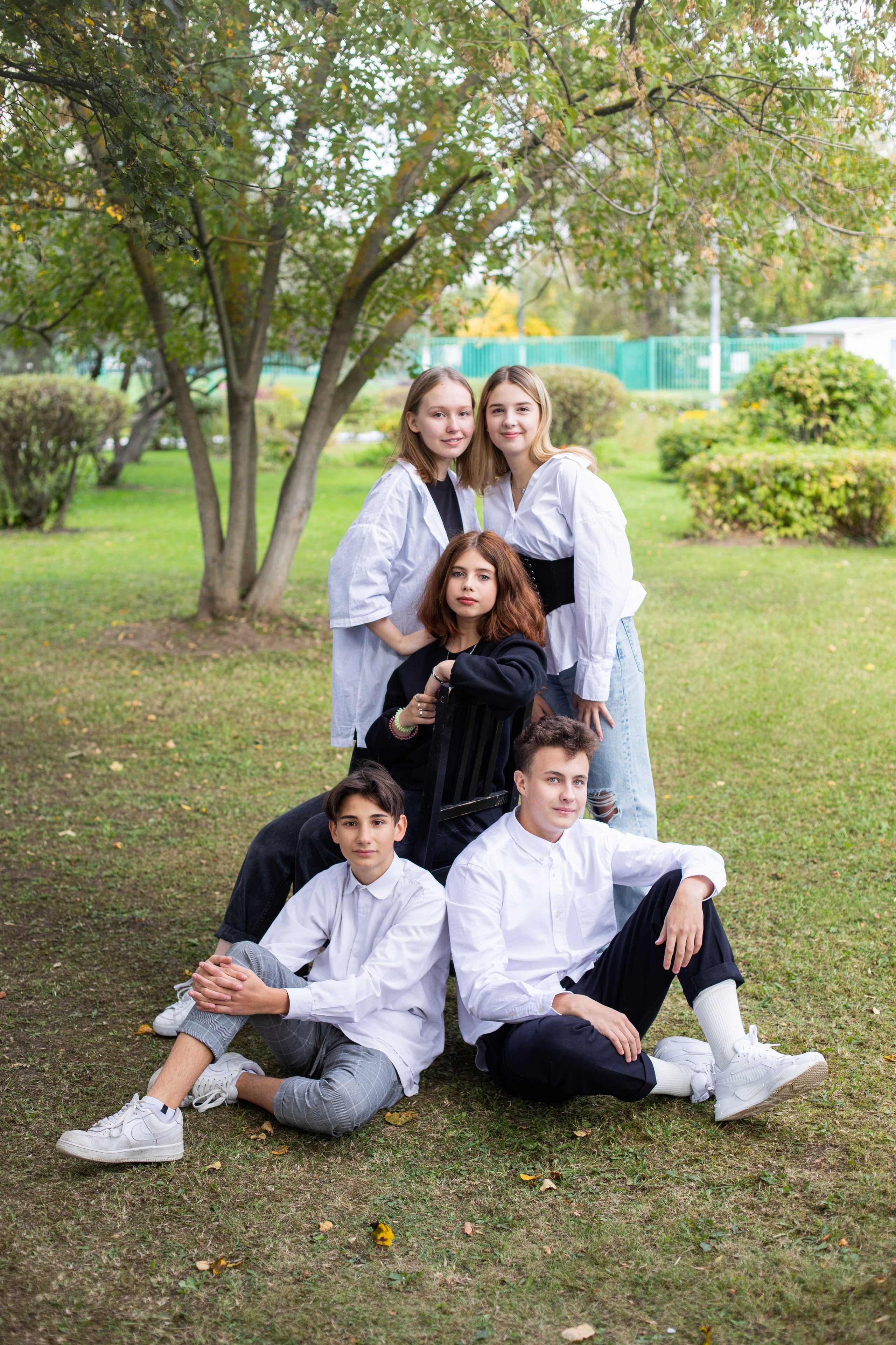 Галерея фотографий для старшей школы. Выпускные фотоальбомы на заказ в Москве. Ксения Фоломкина