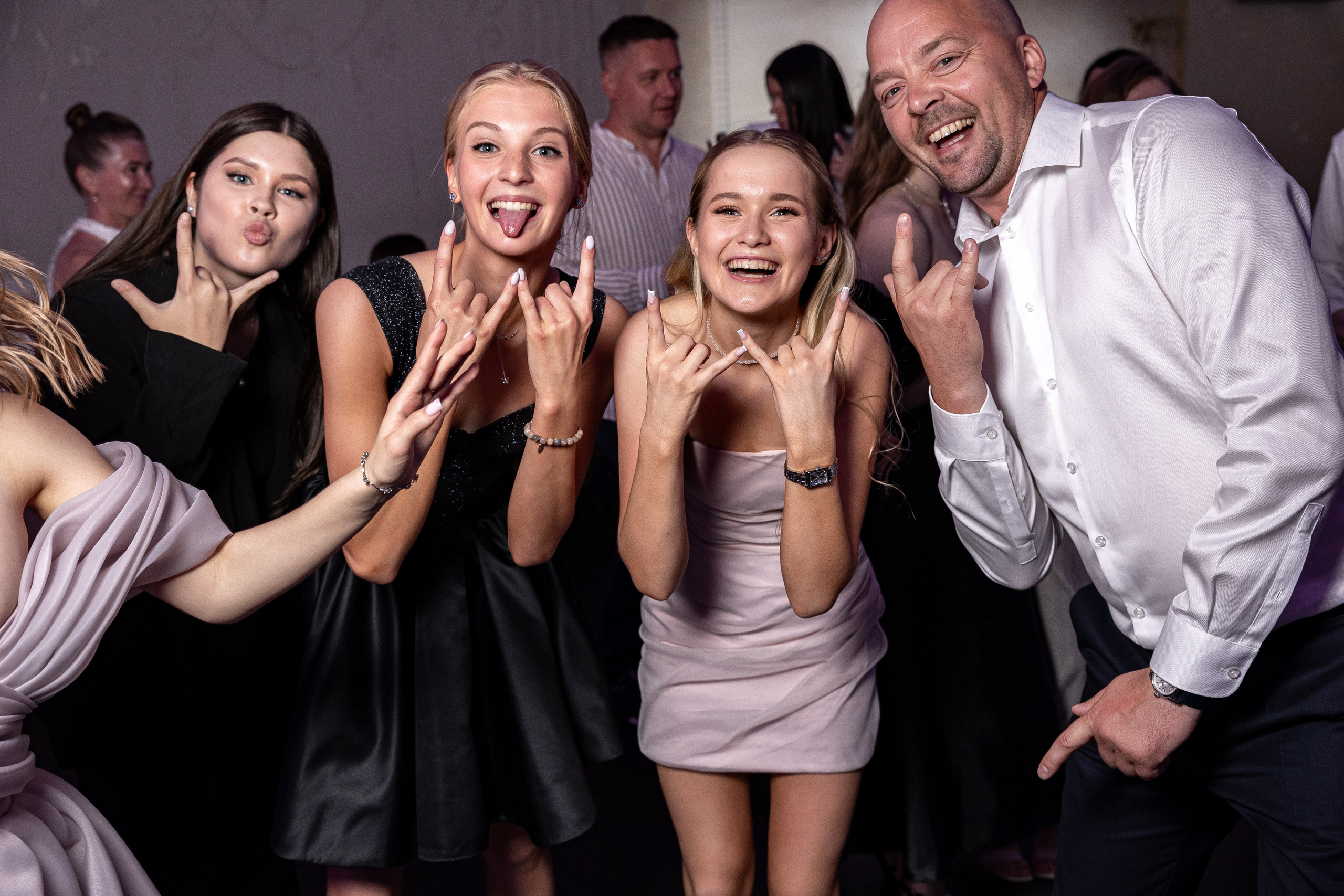 Фотосъемка Дней рождений, выпускных, юбилеев, праздников, корпоративов. Свадебный и семейный фотограф в Ярославле Александр Лобков