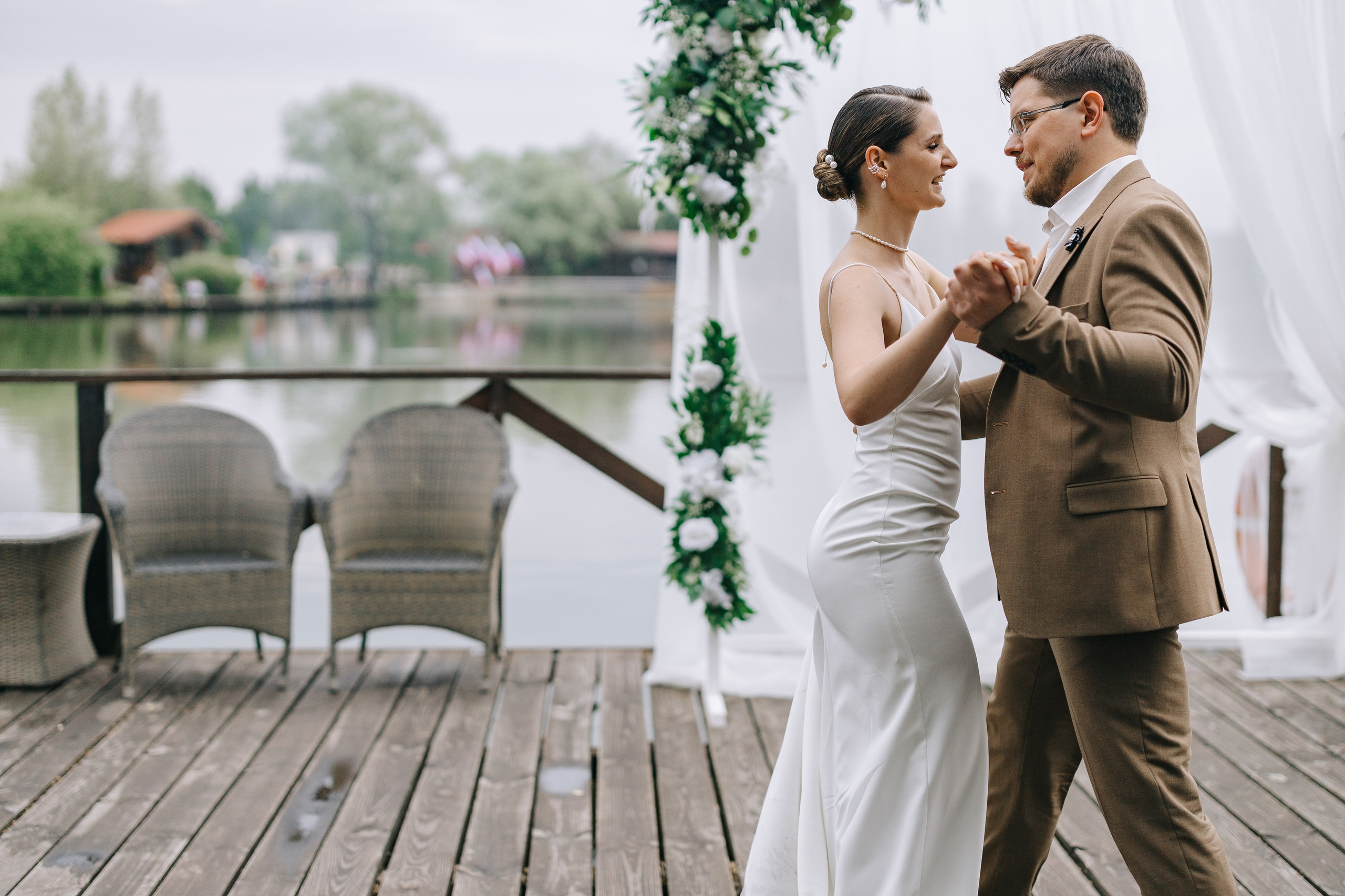 Белая арка. Александр Антонов. Профессиональный свадебный, репортажный фотограф в Москве, Подольске. Фото+Видео на любой праздник
