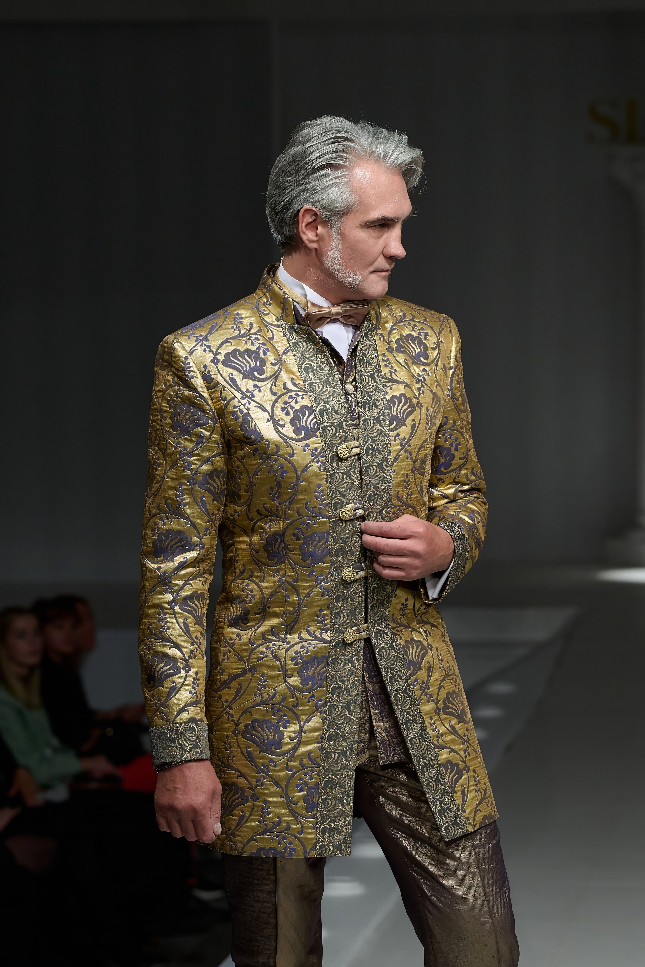 Slava&Yegor Zaitsevs. Показ-спектакль «Воспоминание». 21 июня 2025. Дима Бабушкин. Фотограф. Подиум. Репортаж. Творчество. Дорого