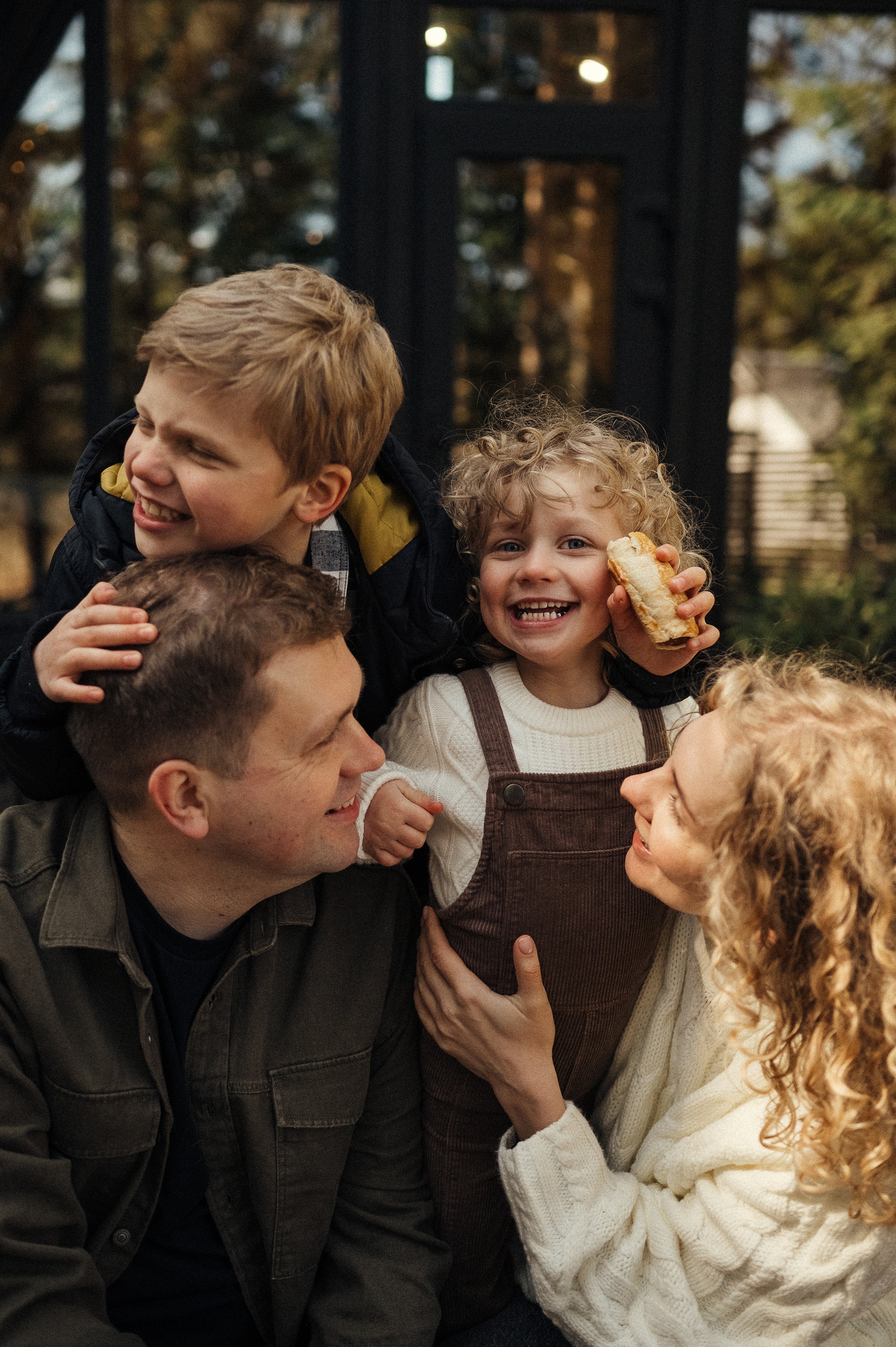 Фотосессия загородом, домик в лесу. Фотограф и видеограф в Санкт-Петербурге Полина Янушко. Съёмка родов
