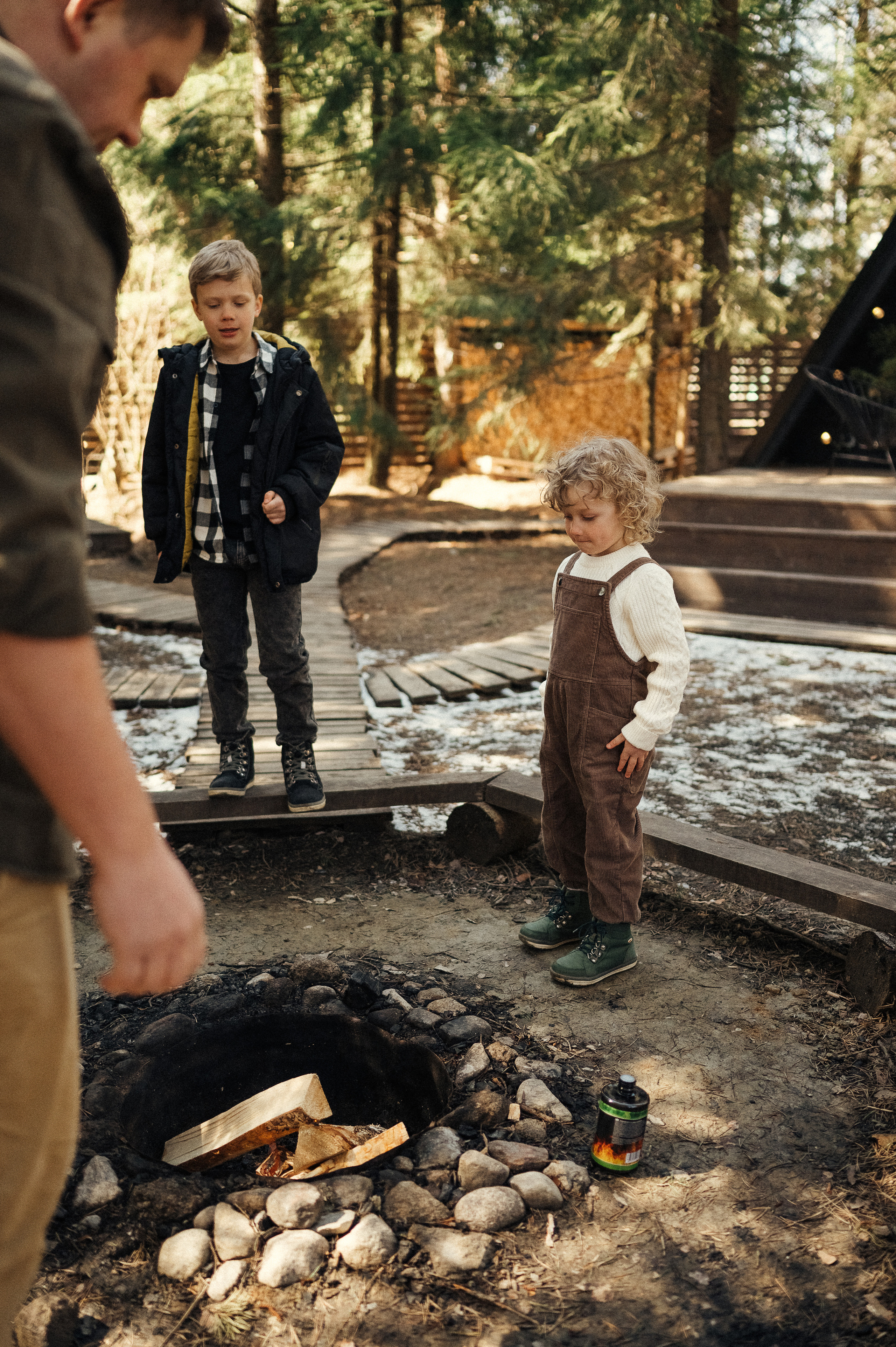 Фотосессия загородом, домик в лесу. Фотограф и видеограф в Санкт-Петербурге Полина Янушко. Съёмка родов