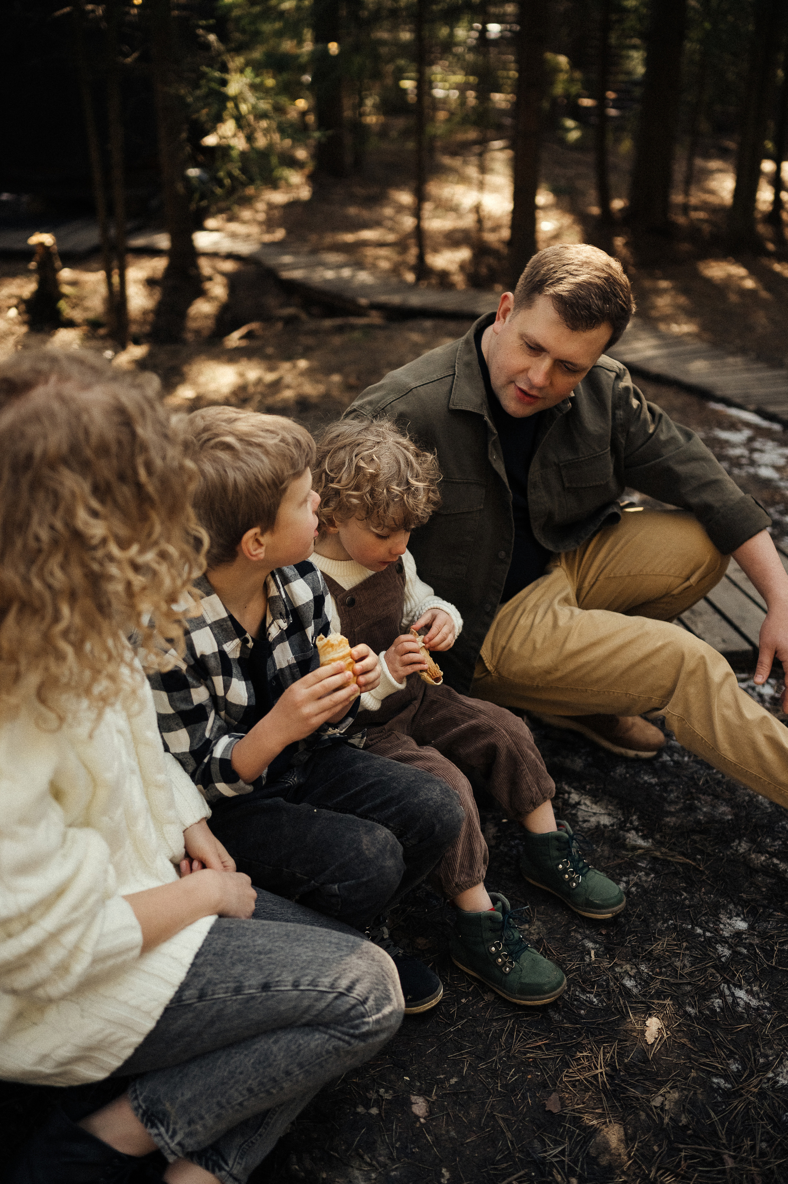 Фотосессия загородом, домик в лесу. Фотограф и видеограф в Санкт-Петербурге Полина Янушко. Съёмка родов