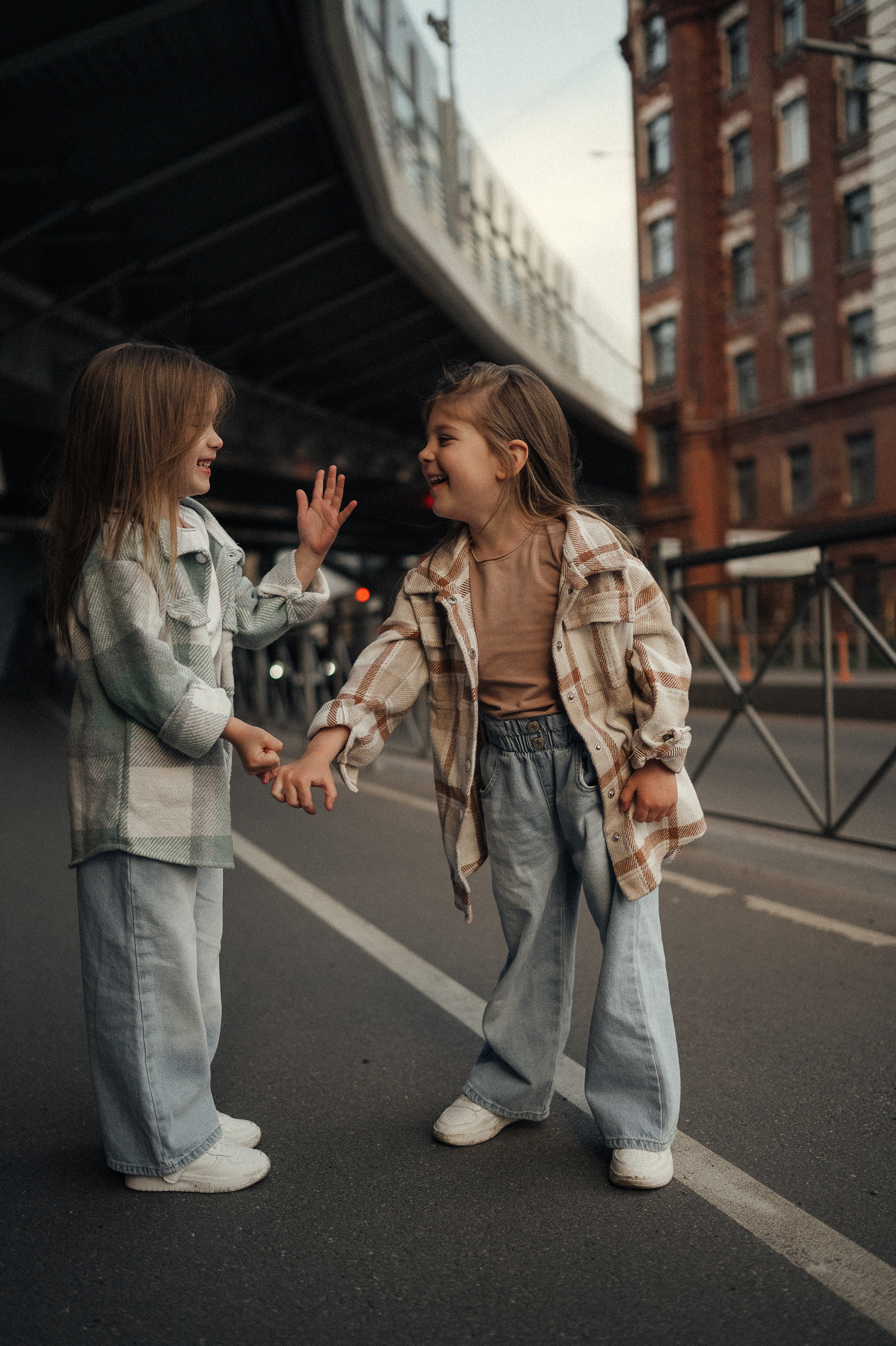 Семейная фотосессия в городе. Фотограф и видеограф в Санкт-Петербурге Полина Янушко. Съёмка родов