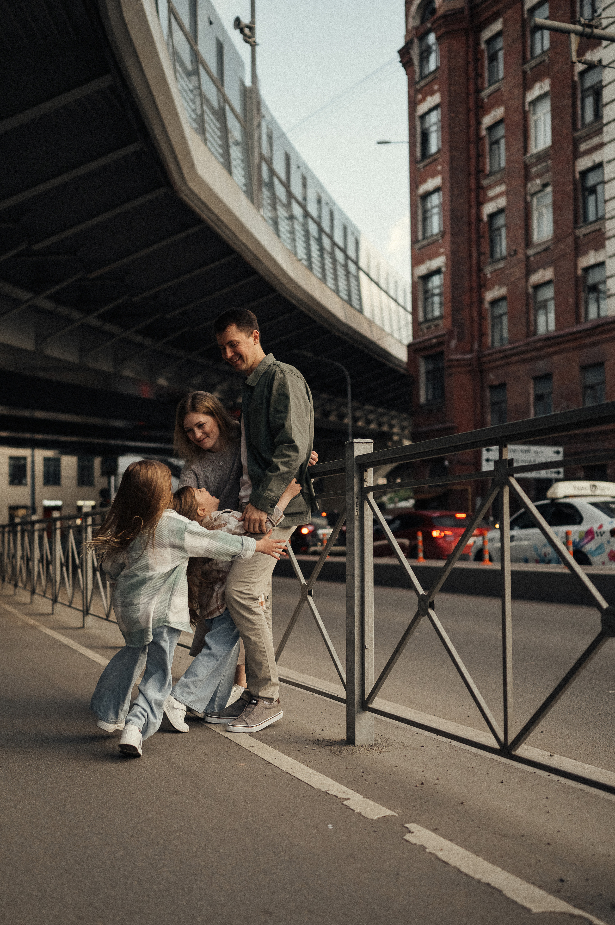 Семейная фотосессия в городе. Фотограф и видеограф в Санкт-Петербурге Полина Янушко. Съёмка родов