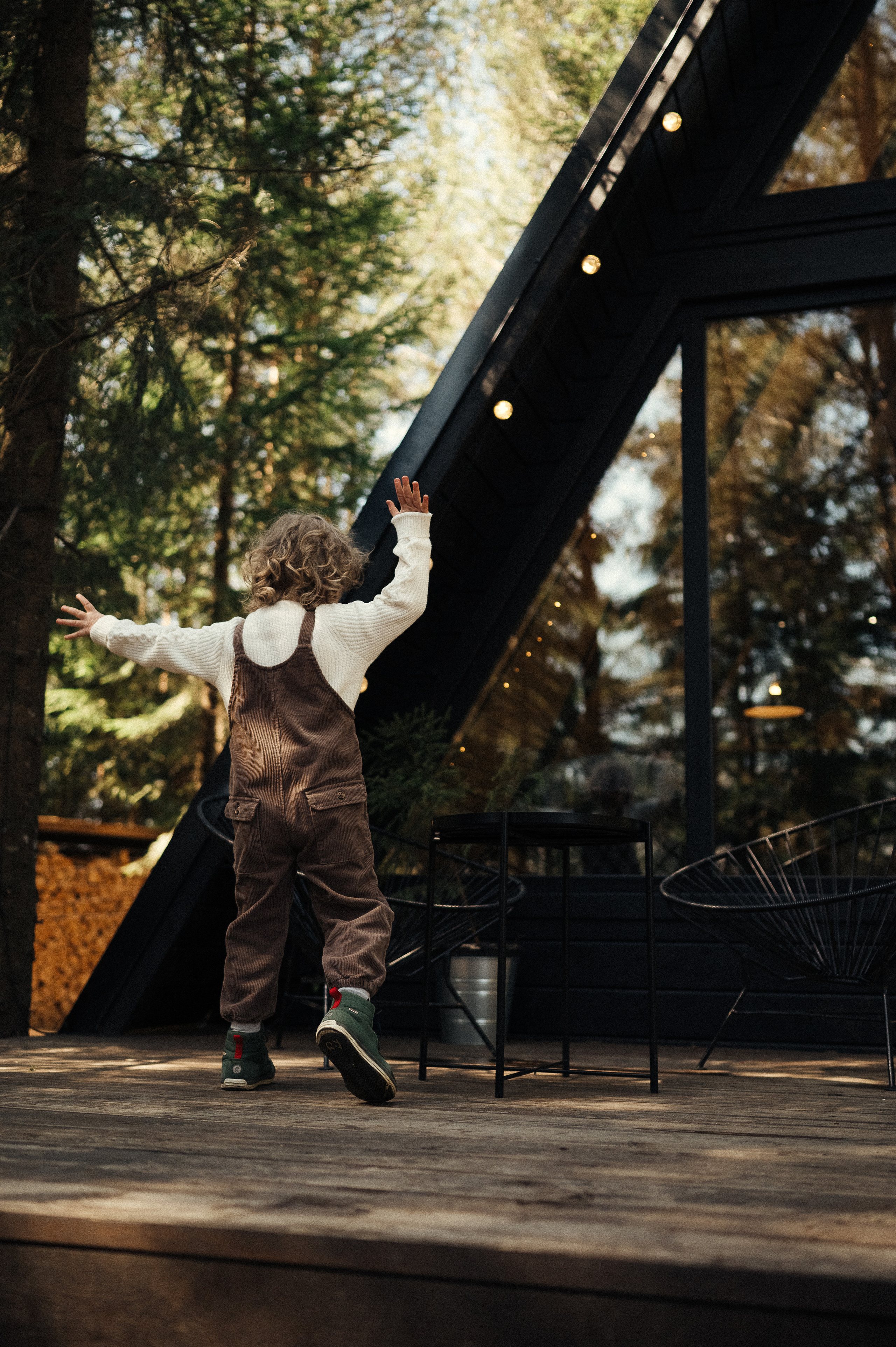 Фотосессия загородом, домик в лесу. Фотограф и видеограф в Санкт-Петербурге Полина Янушко. Съёмка родов