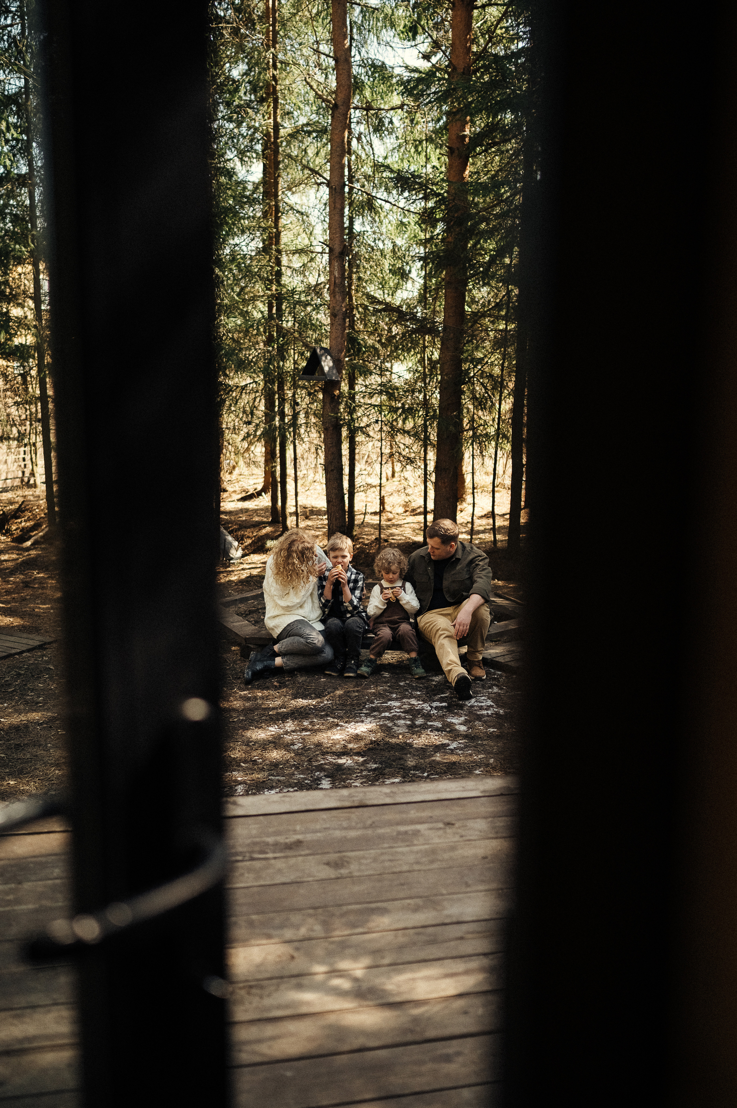 Фотосессия загородом, домик в лесу. Фотограф и видеограф в Санкт-Петербурге Полина Янушко. Съёмка родов