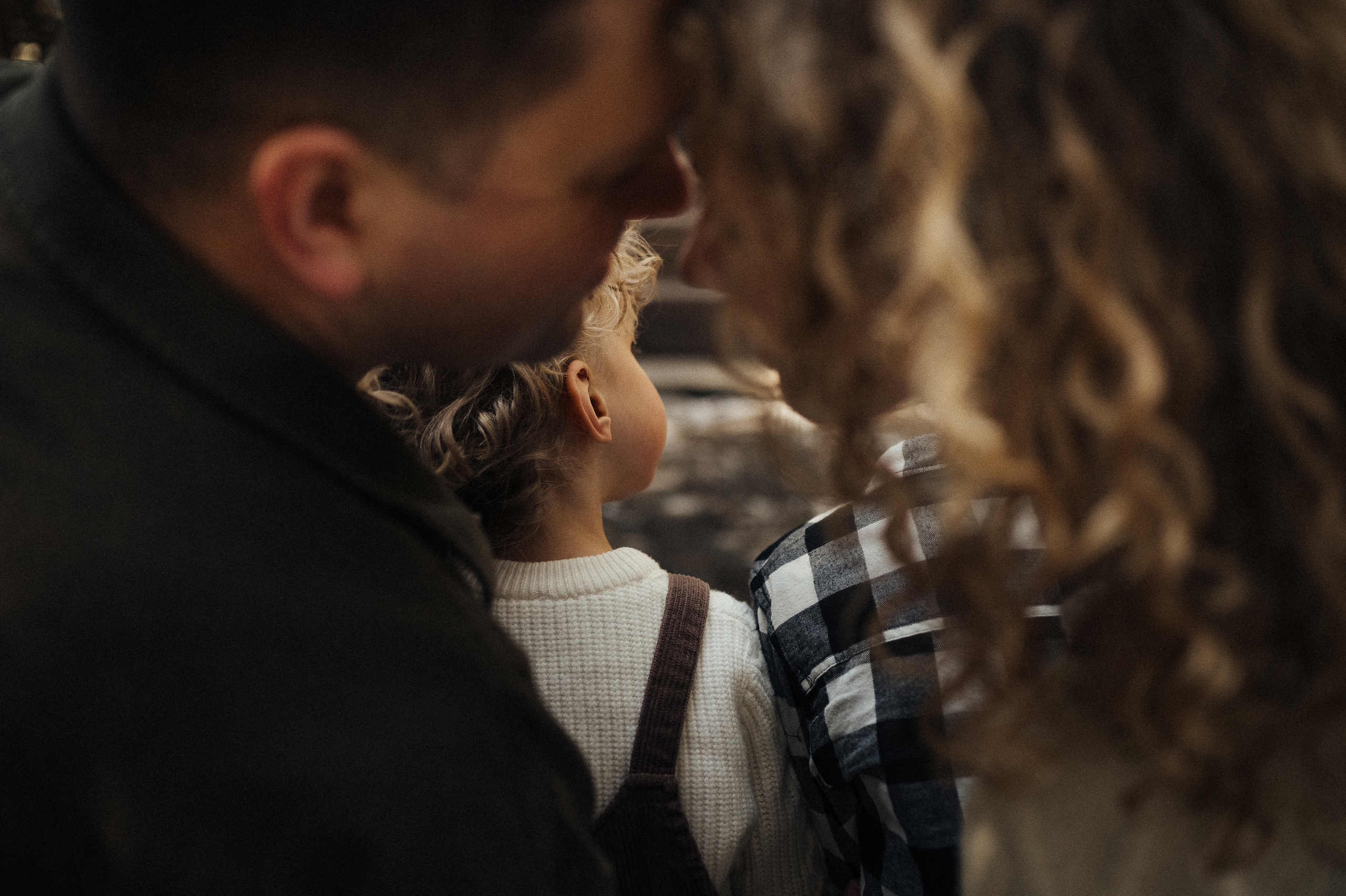 Фотосессия загородом, домик в лесу. Фотограф и видеограф в Санкт-Петербурге Полина Янушко. Съёмка родов