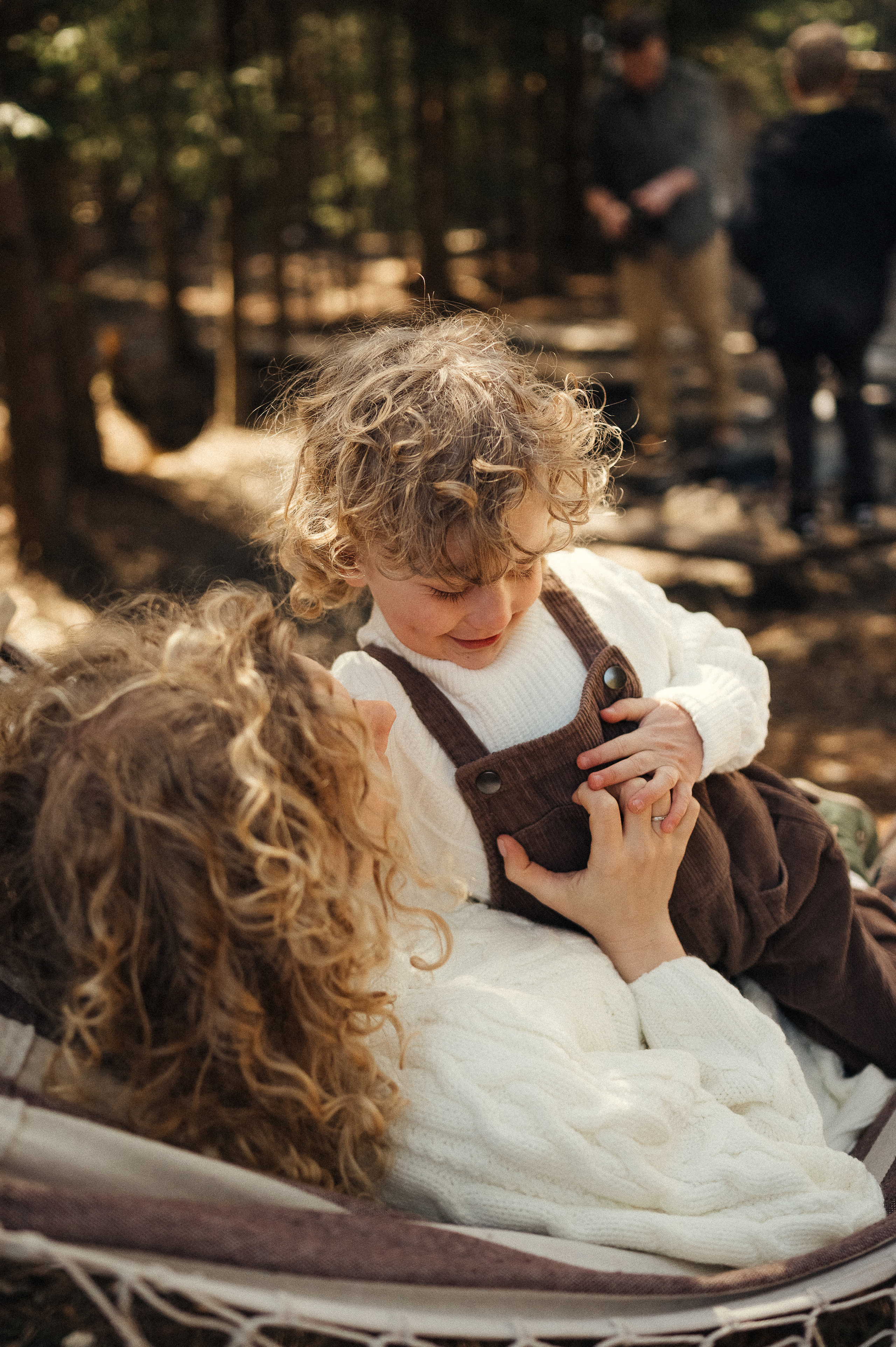 Фотосессия загородом, домик в лесу. Фотограф и видеограф в Санкт-Петербурге Полина Янушко. Съёмка родов