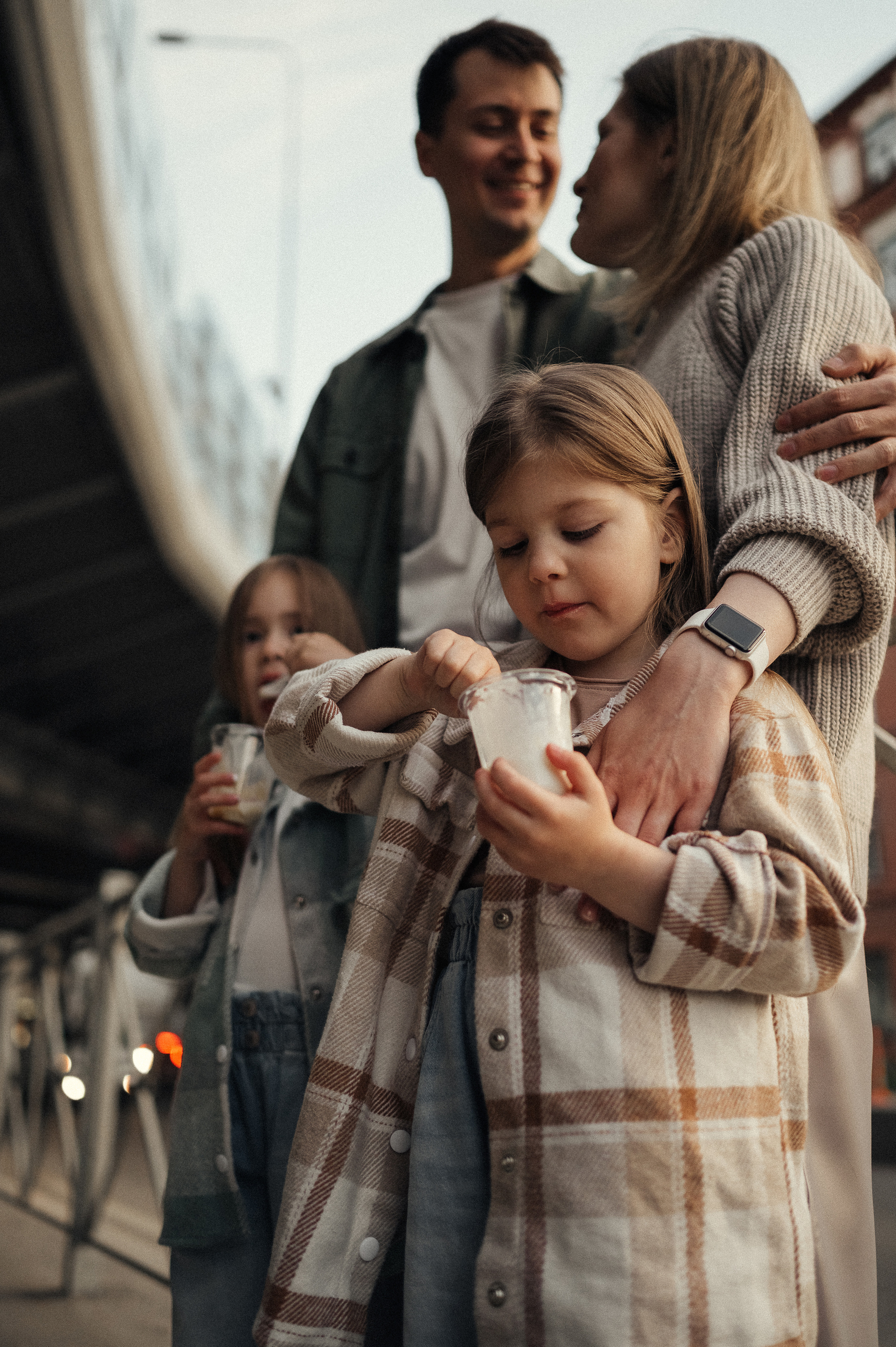 Семейная фотосессия в городе. Фотограф и видеограф в Санкт-Петербурге Полина Янушко. Съёмка родов