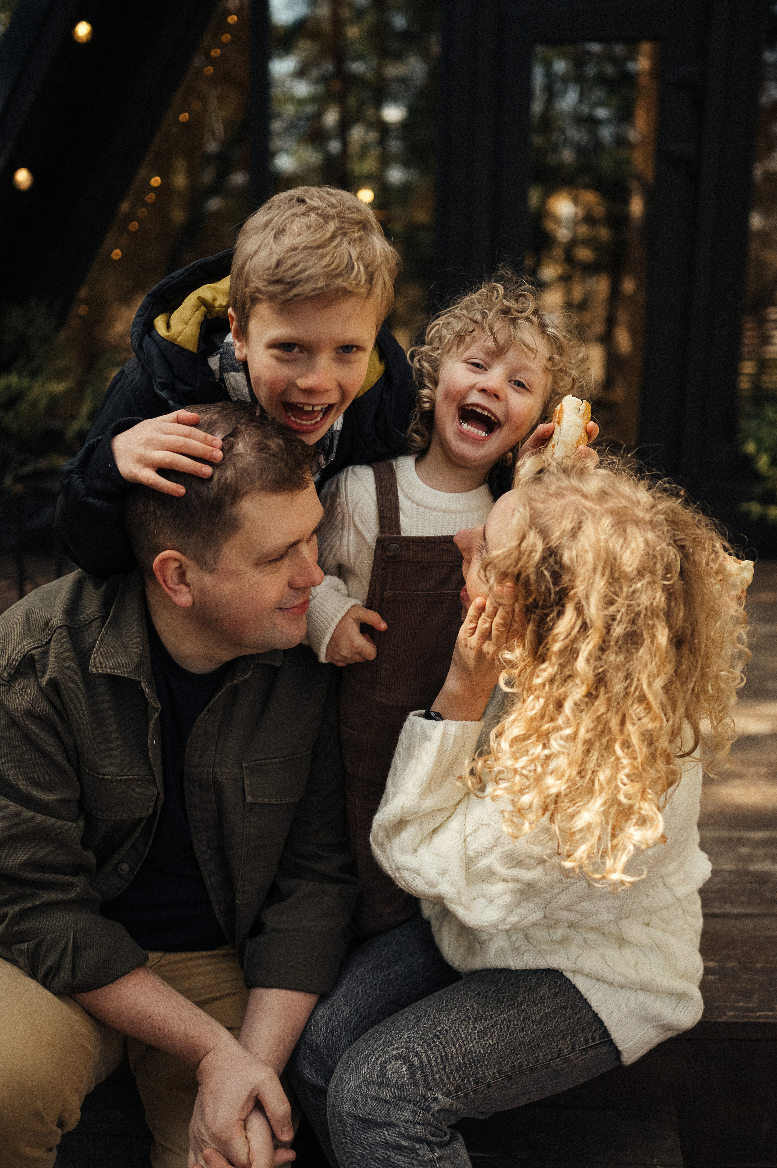 Фотосессия загородом, домик в лесу. Фотограф и видеограф в Санкт-Петербурге Полина Янушко. Съёмка родов