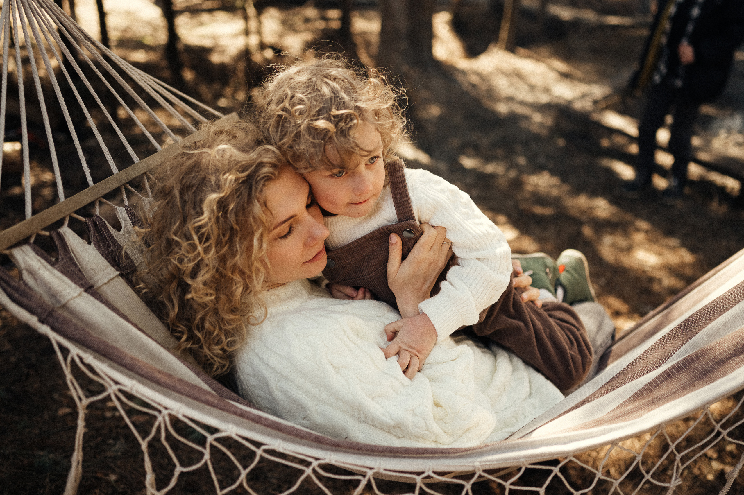 Фотосессия загородом, домик в лесу. Фотограф и видеограф в Санкт-Петербурге Полина Янушко. Съёмка родов