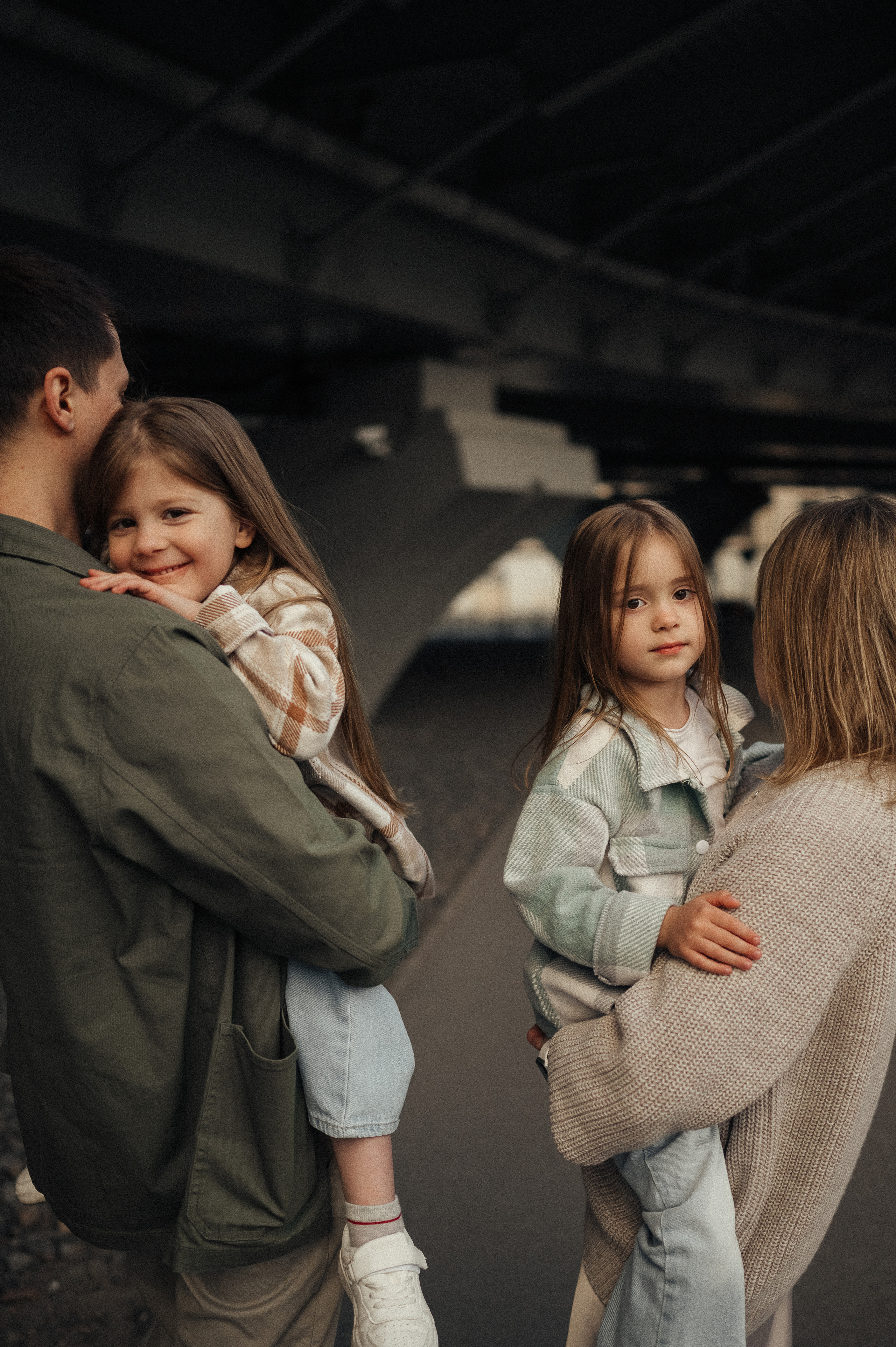 Семейная фотосессия в городе. Фотограф и видеограф в Санкт-Петербурге Полина Янушко. Съёмка родов