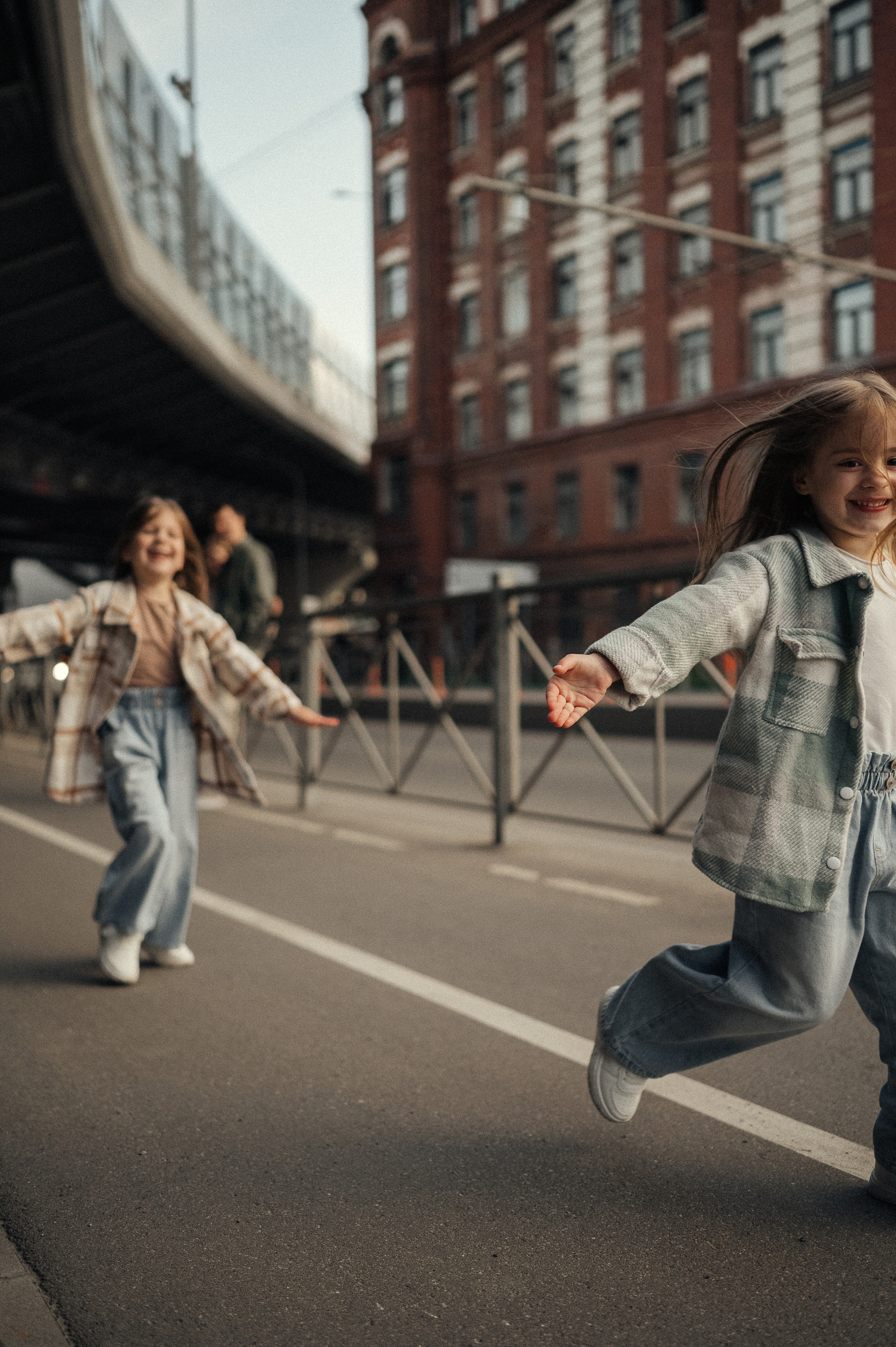 Семейная фотосессия в городе. Фотограф и видеограф в Санкт-Петербурге Полина Янушко. Съёмка родов