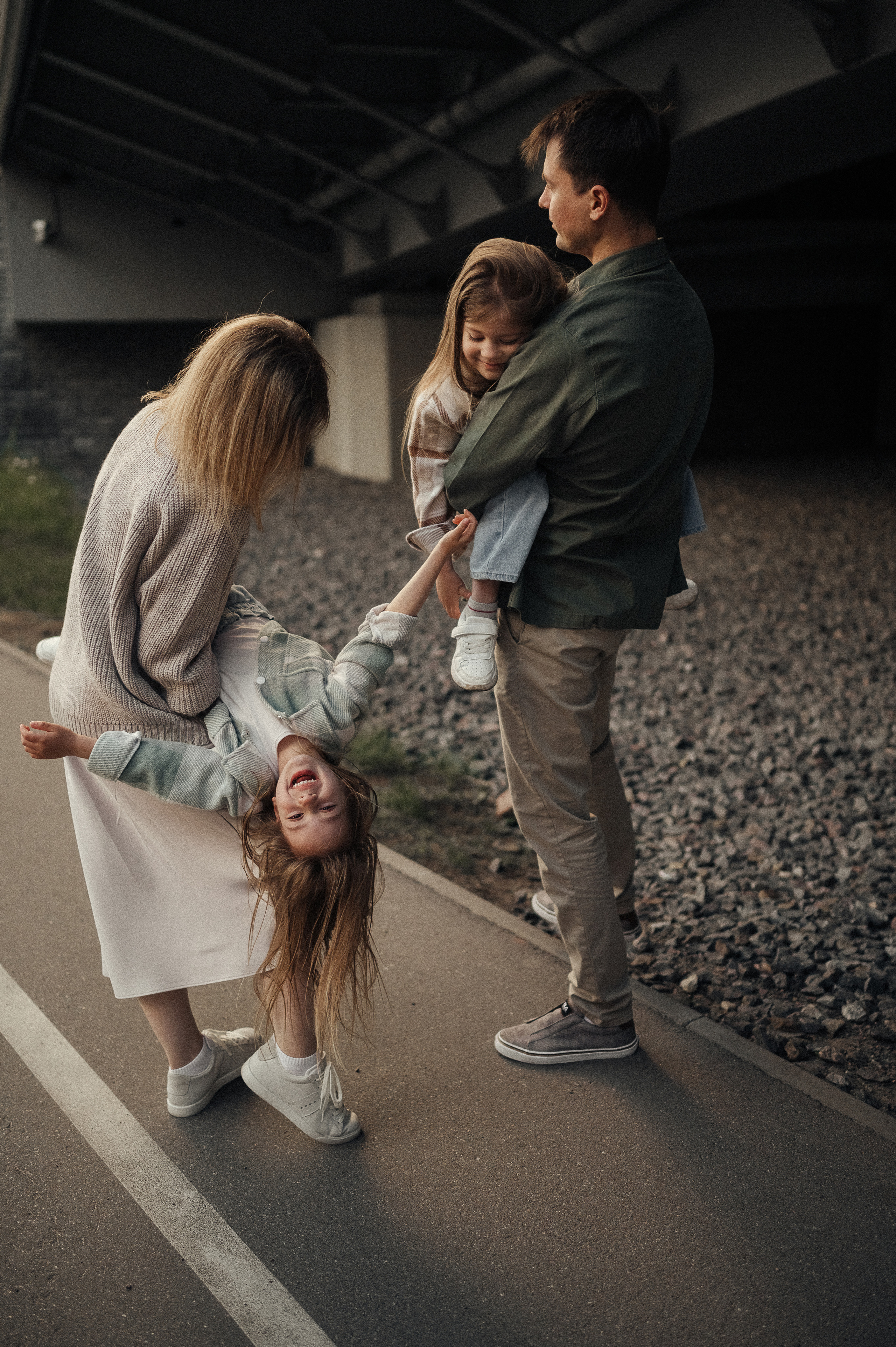 Семейная фотосессия в городе. Фотограф и видеограф в Санкт-Петербурге Полина Янушко. Съёмка родов