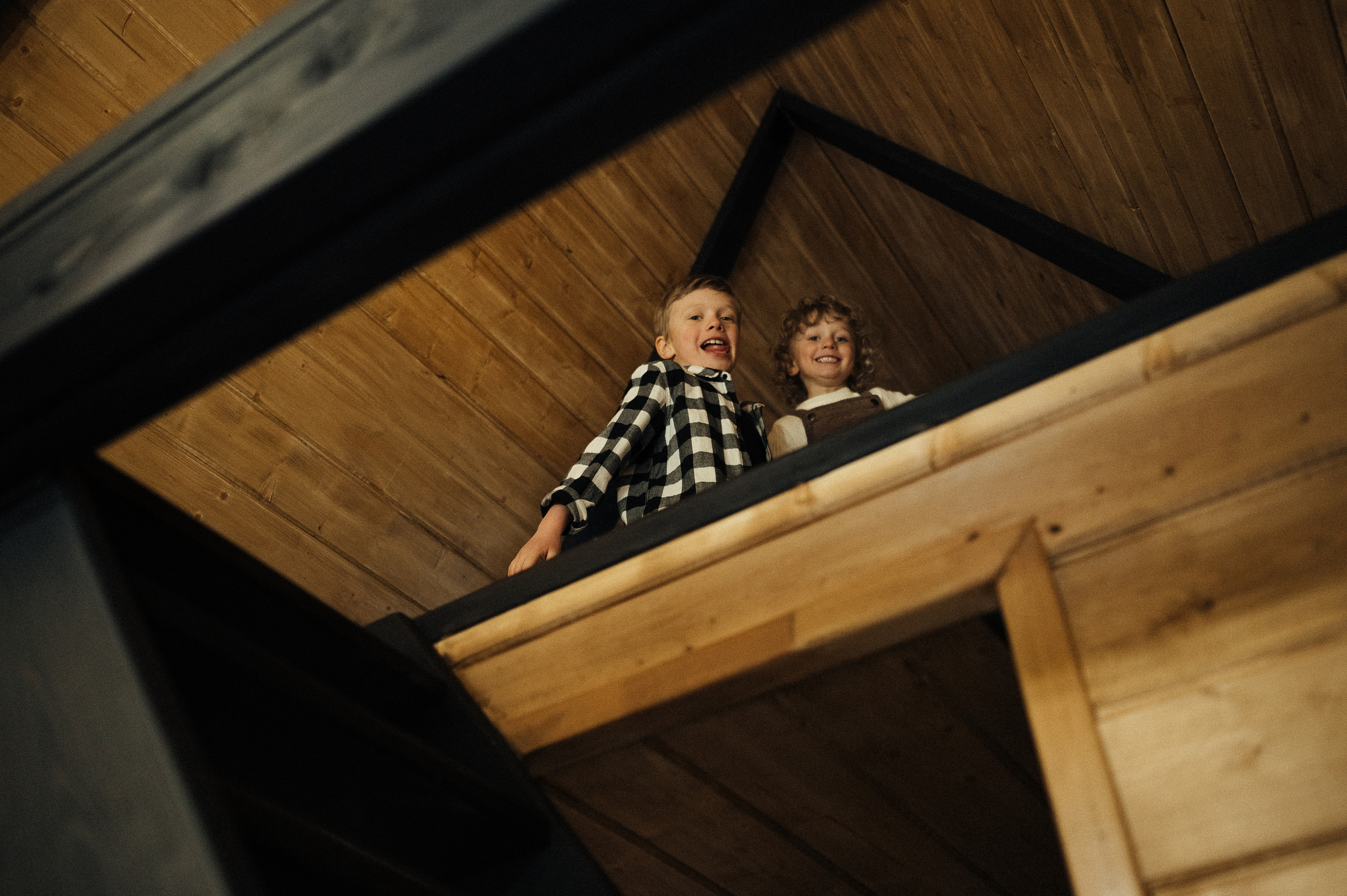 Фотосессия загородом, домик в лесу. Фотограф и видеограф в Санкт-Петербурге Полина Янушко. Съёмка родов