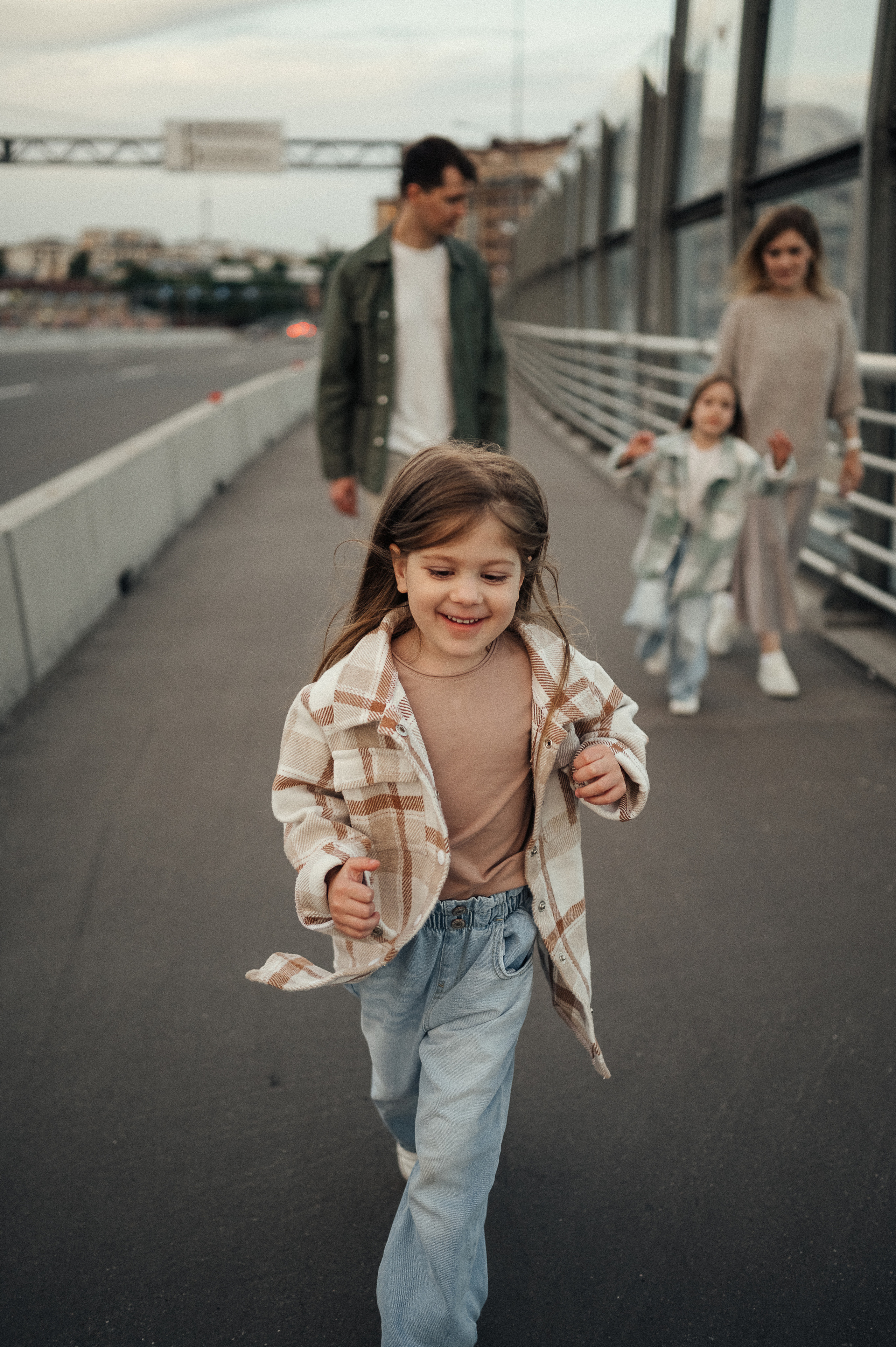 Семейная фотосессия в городе. Фотограф и видеограф в Санкт-Петербурге Полина Янушко. Съёмка родов