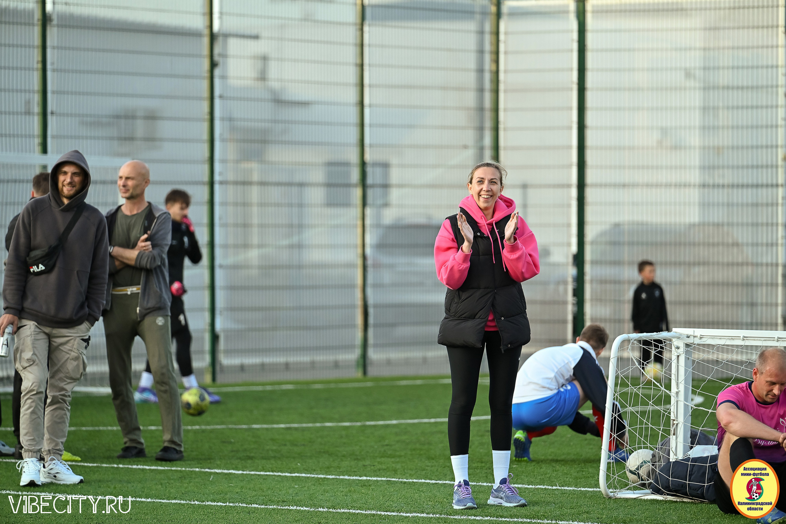 ИГРЫ МИНИ-ФУТБОЛЬНОЙ И КОРПОРАТИВНОЙ ЛИГИ. VIBECITY.RU Вайб Сити Ру Фоторепортажи Фотоотчеты Калининград