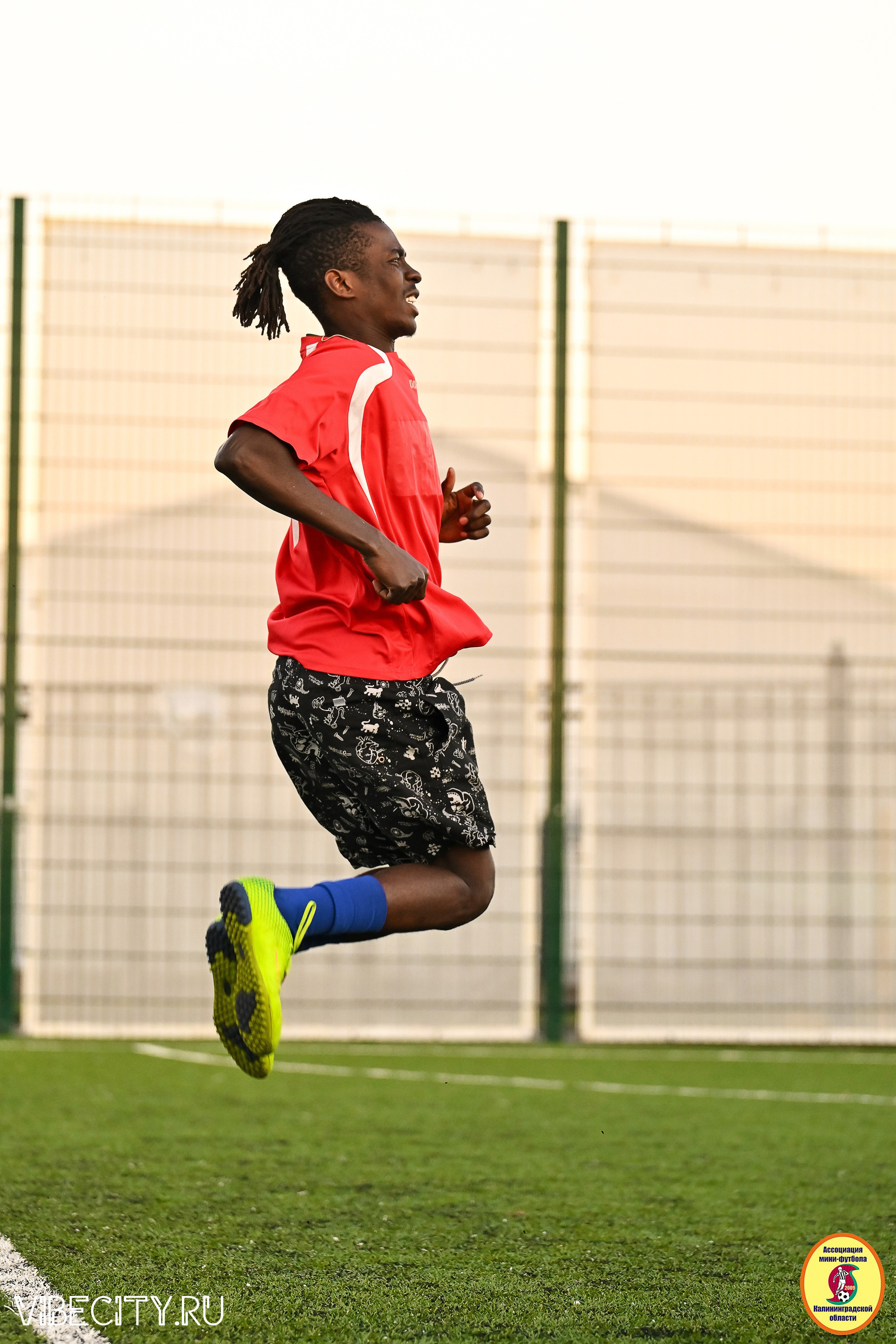 ИГРЫ МИНИ-ФУТБОЛЬНОЙ И КОРПОРАТИВНОЙ ЛИГИ. VIBECITY.RU Вайб Сити Ру Фоторепортажи Фотоотчеты Калининград