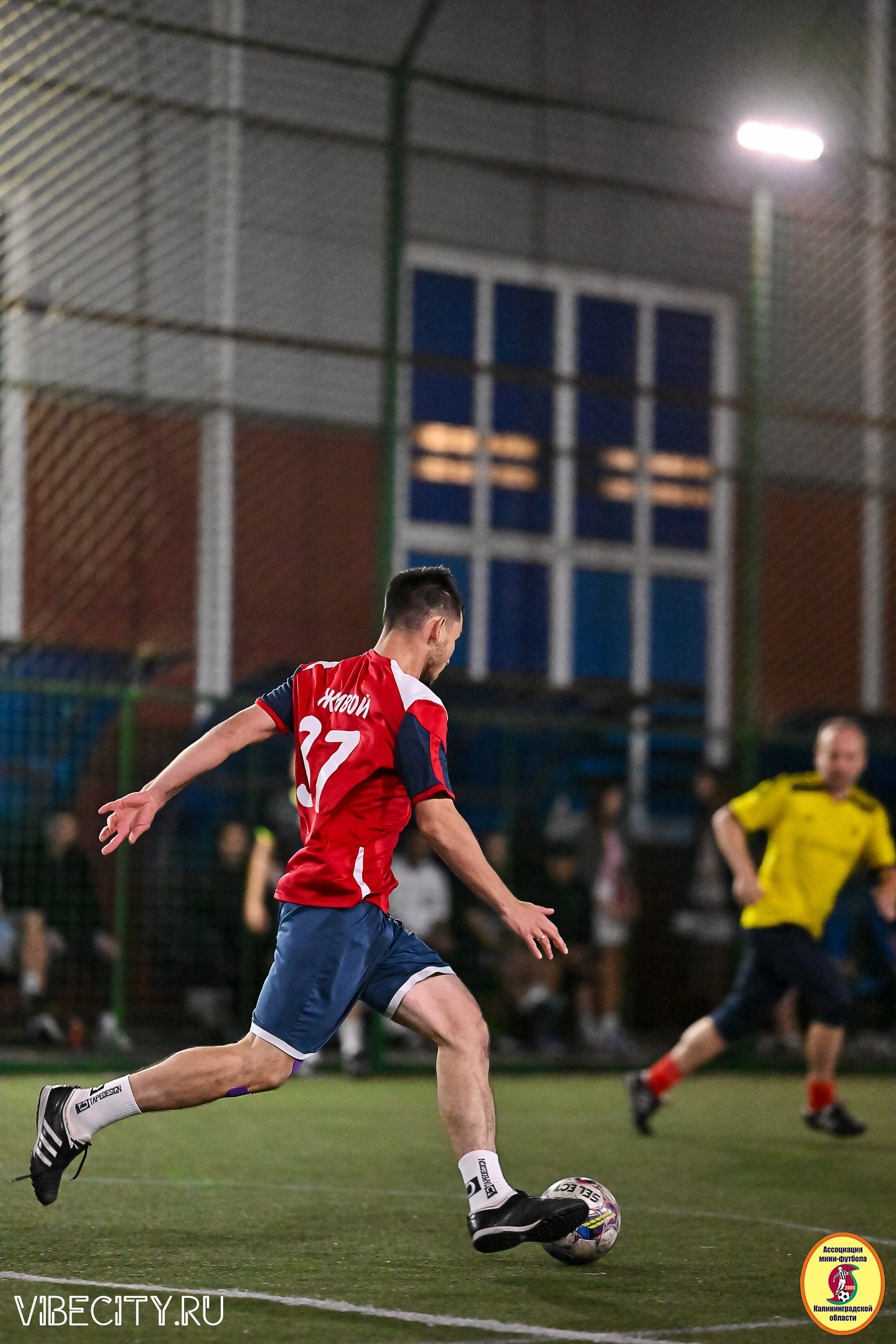 ФИНАЛЬНЫЕ ИГРЫ КУБКА МИНИ-ФУТБОЛЬНОЙ ЛИГИ И КУБКА КОРПОРАТИВНОЙ МФЛ 2025. VIBECITY.RU Вайб Сити Ру Фоторепортажи Фотоотчеты Калининград