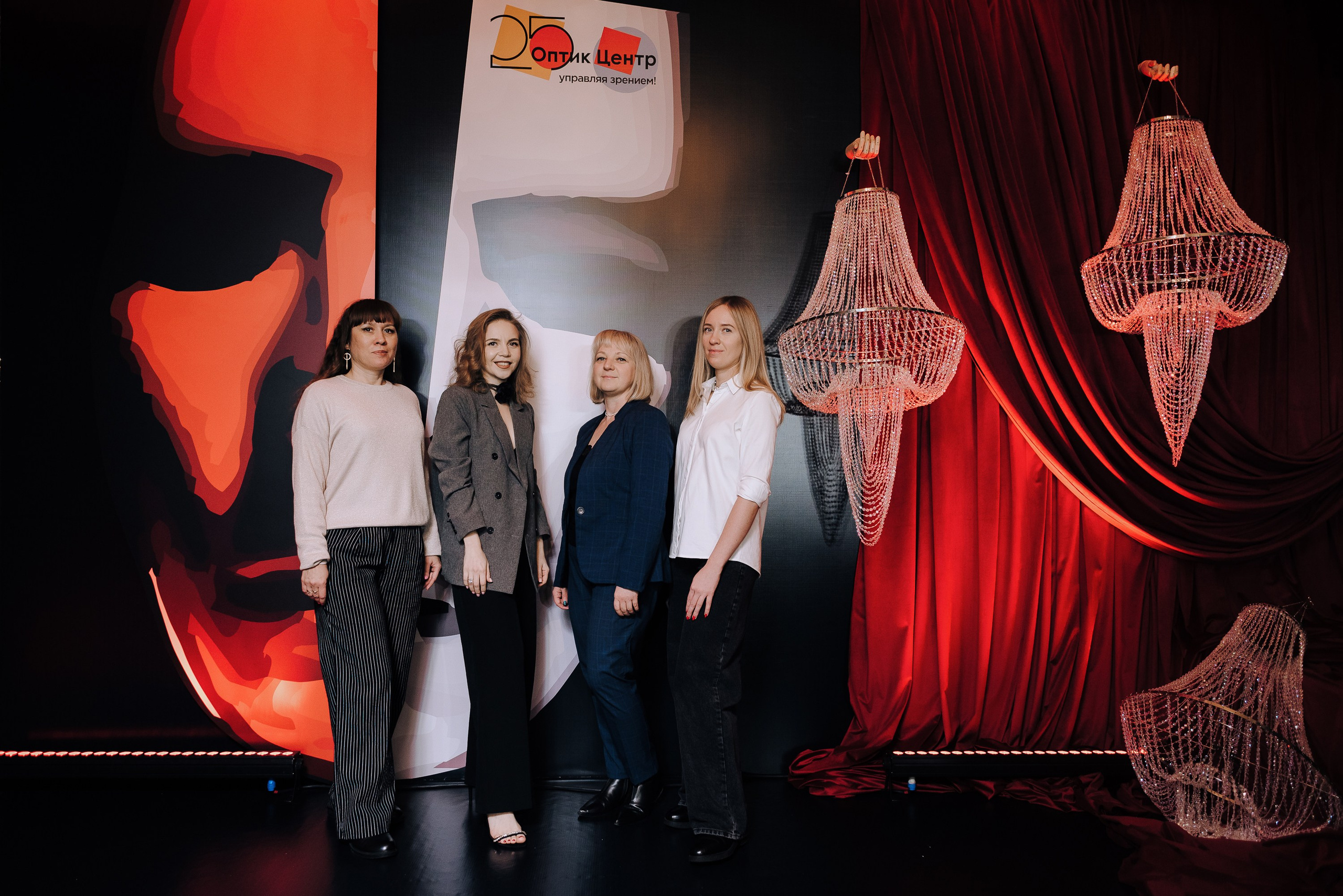 СПЕКТАКЛЬ «ВОЛШЕБНЫЕ ОЧКИ» ОПТИК-ЦЕНТР. Репортажный фотограф Зуев Роман г. Челябинск