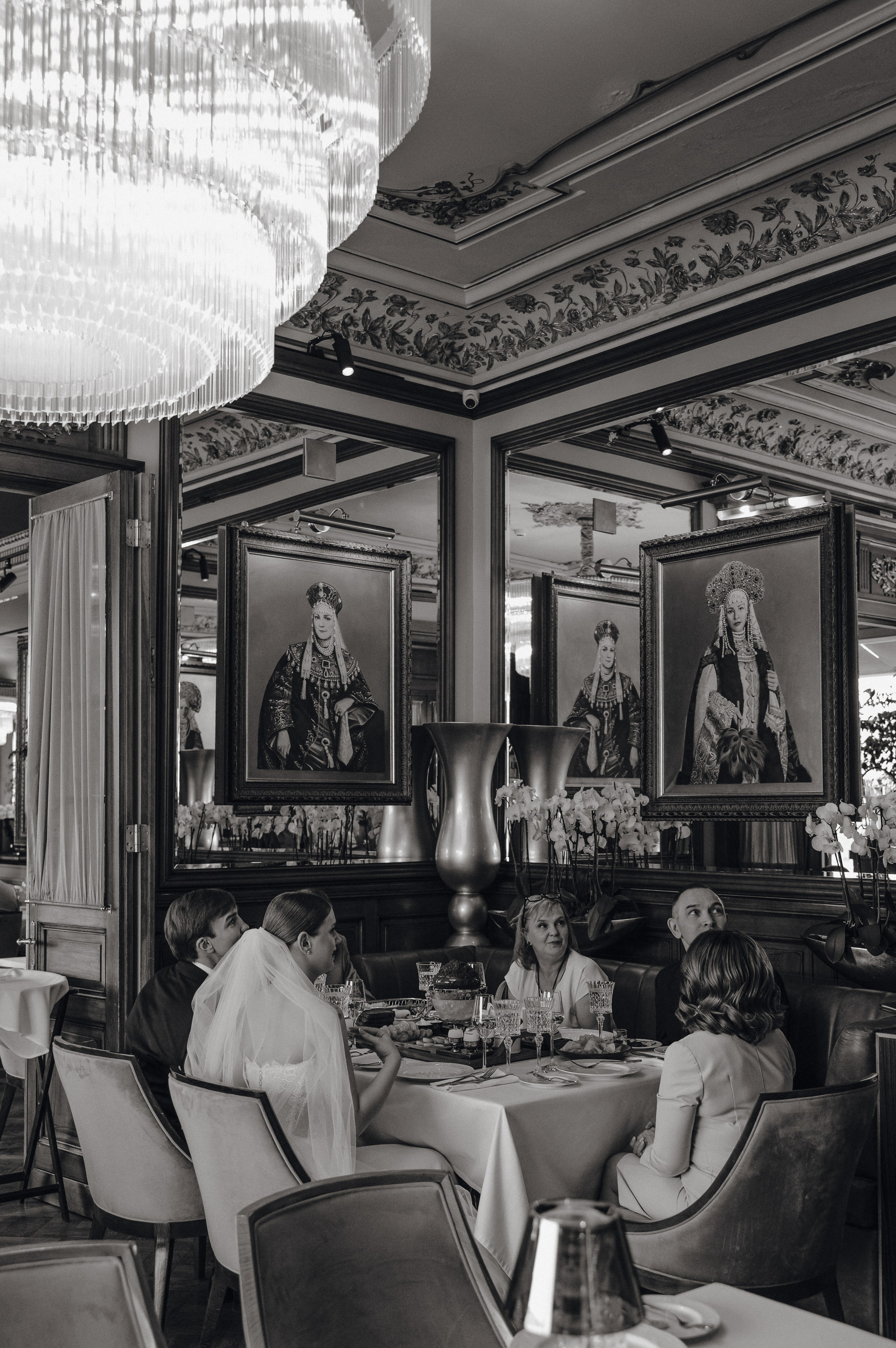 Дмитрий и Луиза. Гостиница Националь и ресторан Белуга. Свадебный фотограф Москва и Санкт-Петербург. Анастасия Чудина