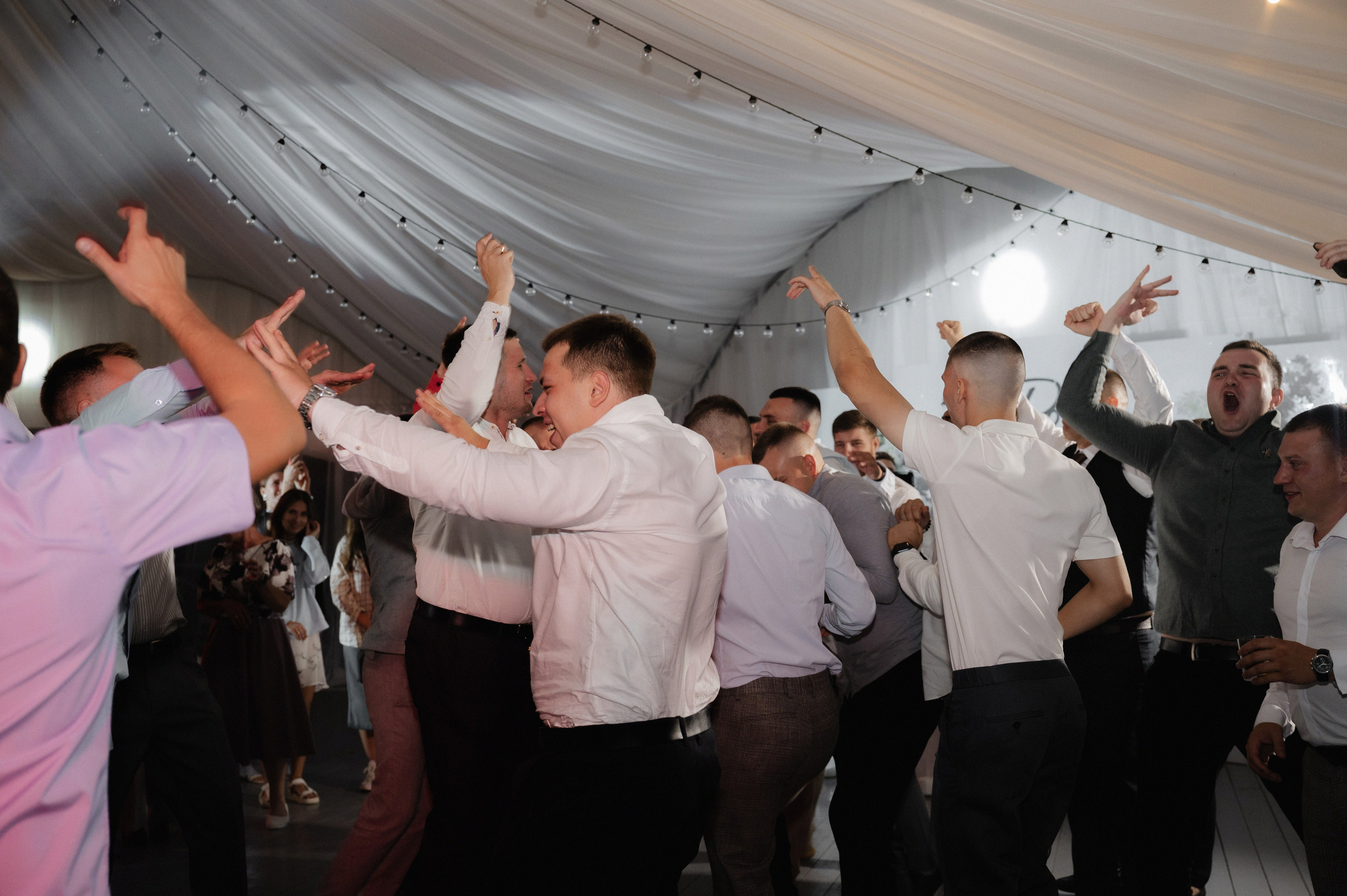 Роман и Алсу Остафьево. Свадебный фотограф Раменское-Москва