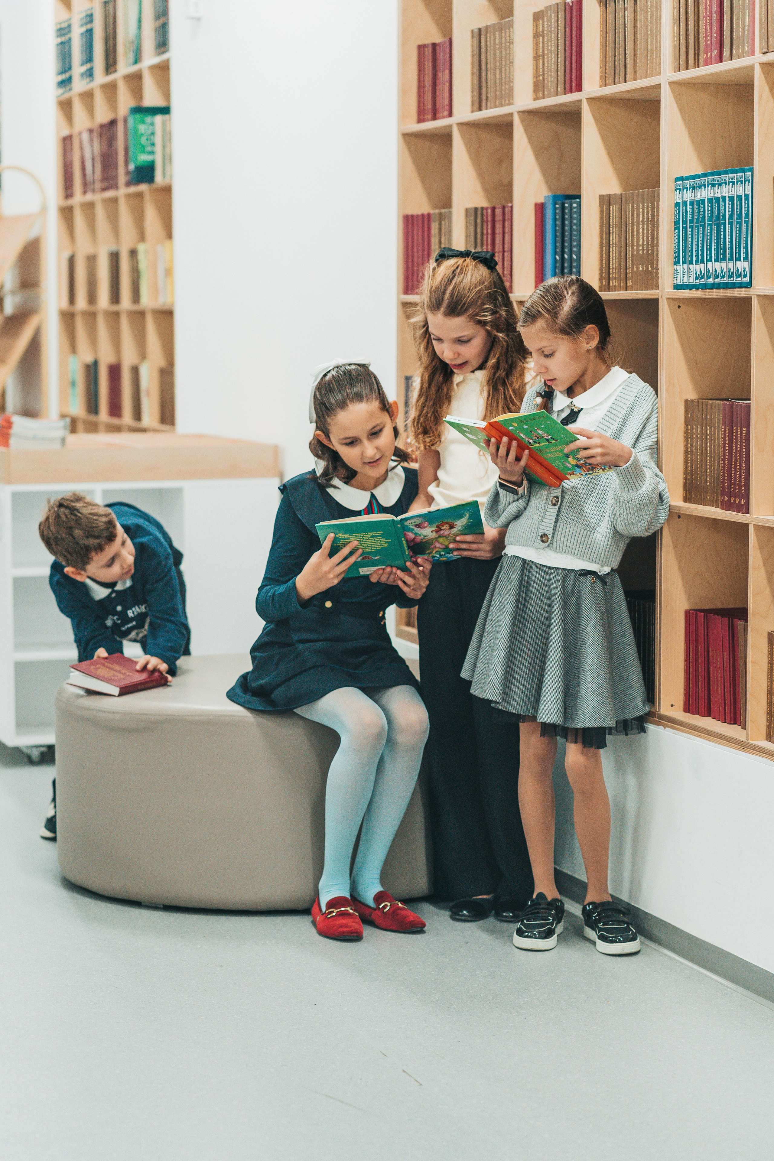 4 класс. Школьные альбомы и альбомы для детского сада. Юлия Осипова. Москва