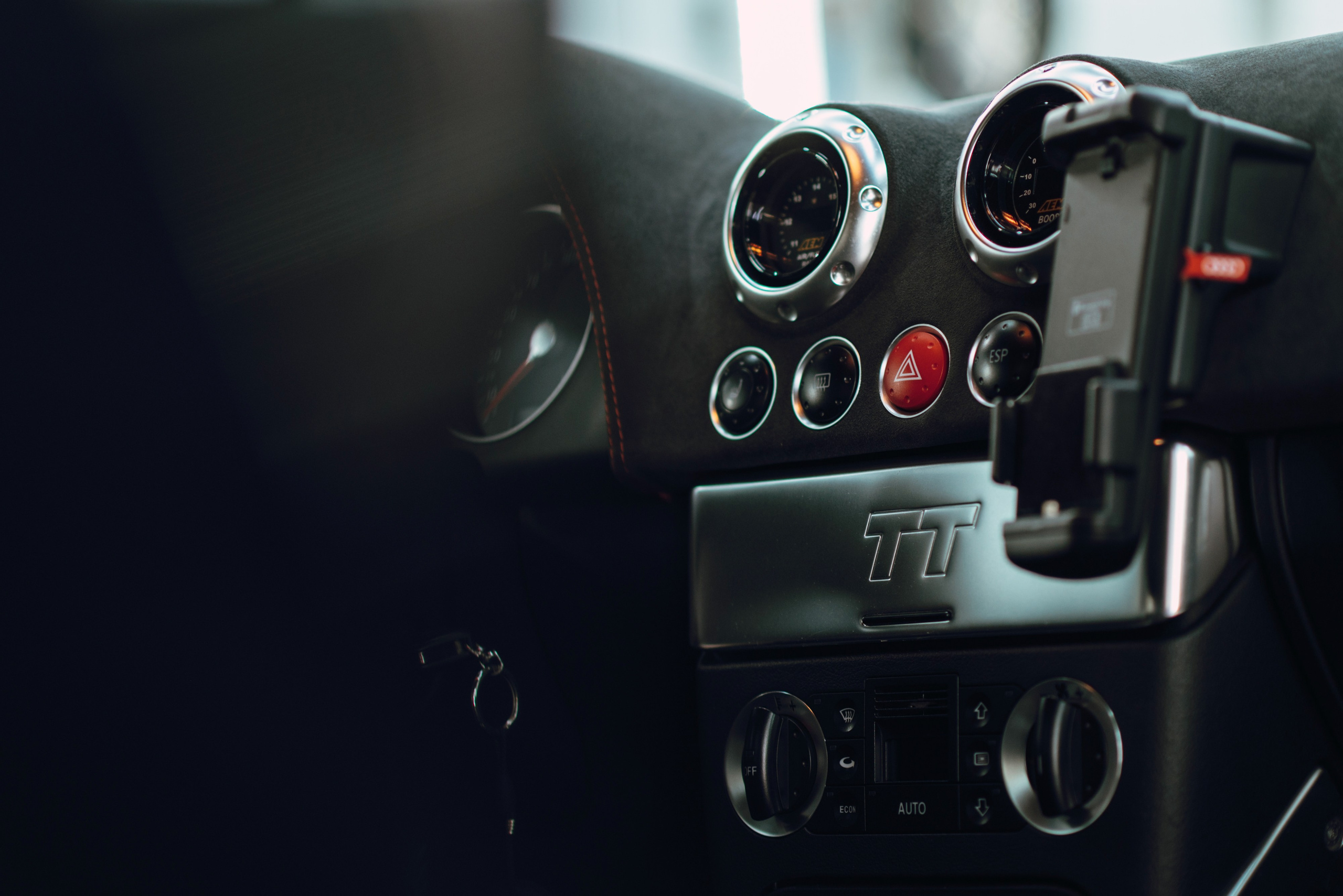 Audi TT 8N. DeLorein