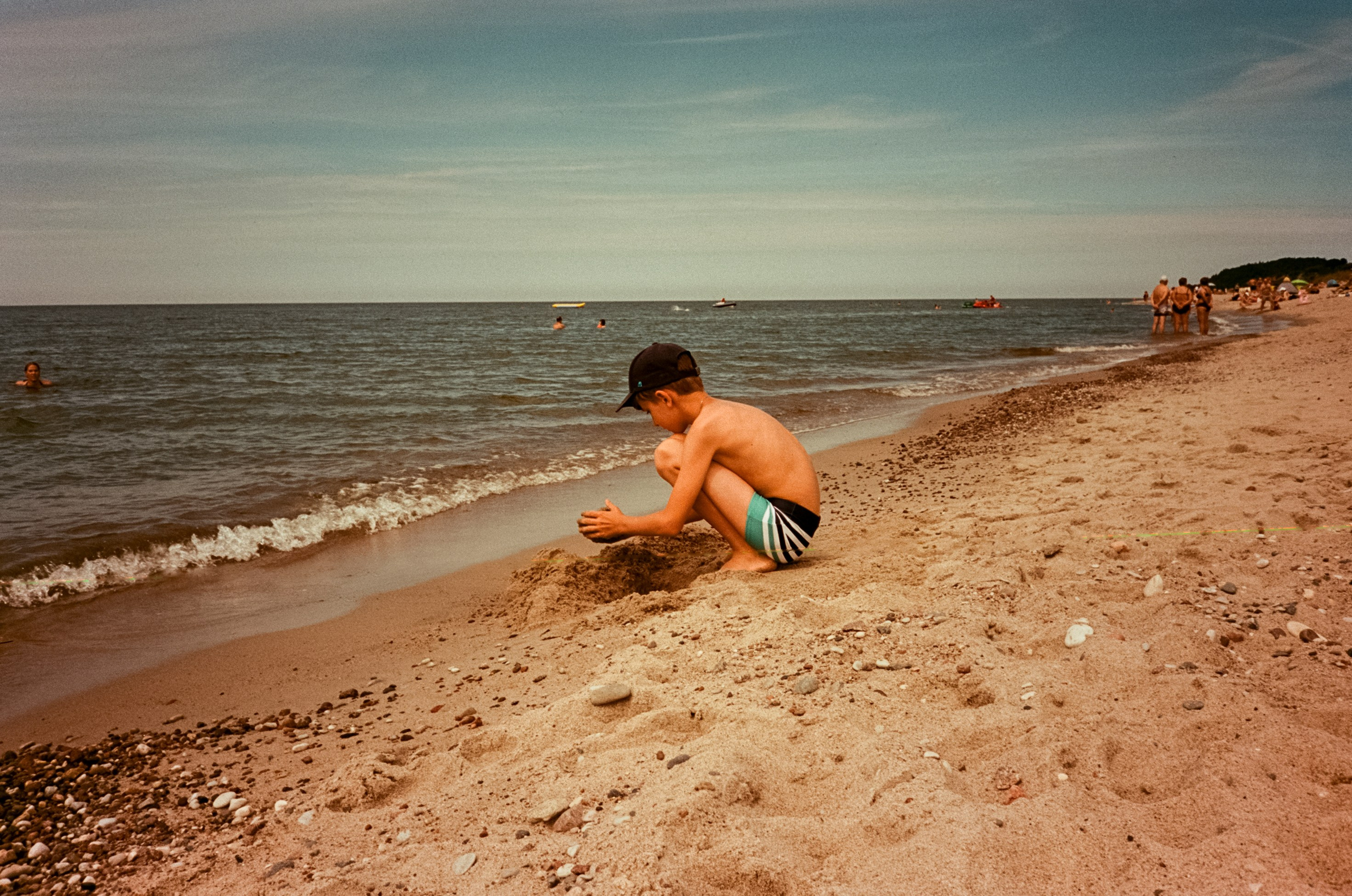 День в Янтарном: выставка янтаря, кофейня Новое место и пляж Анна. Фотограф-документалист Мария Осокина