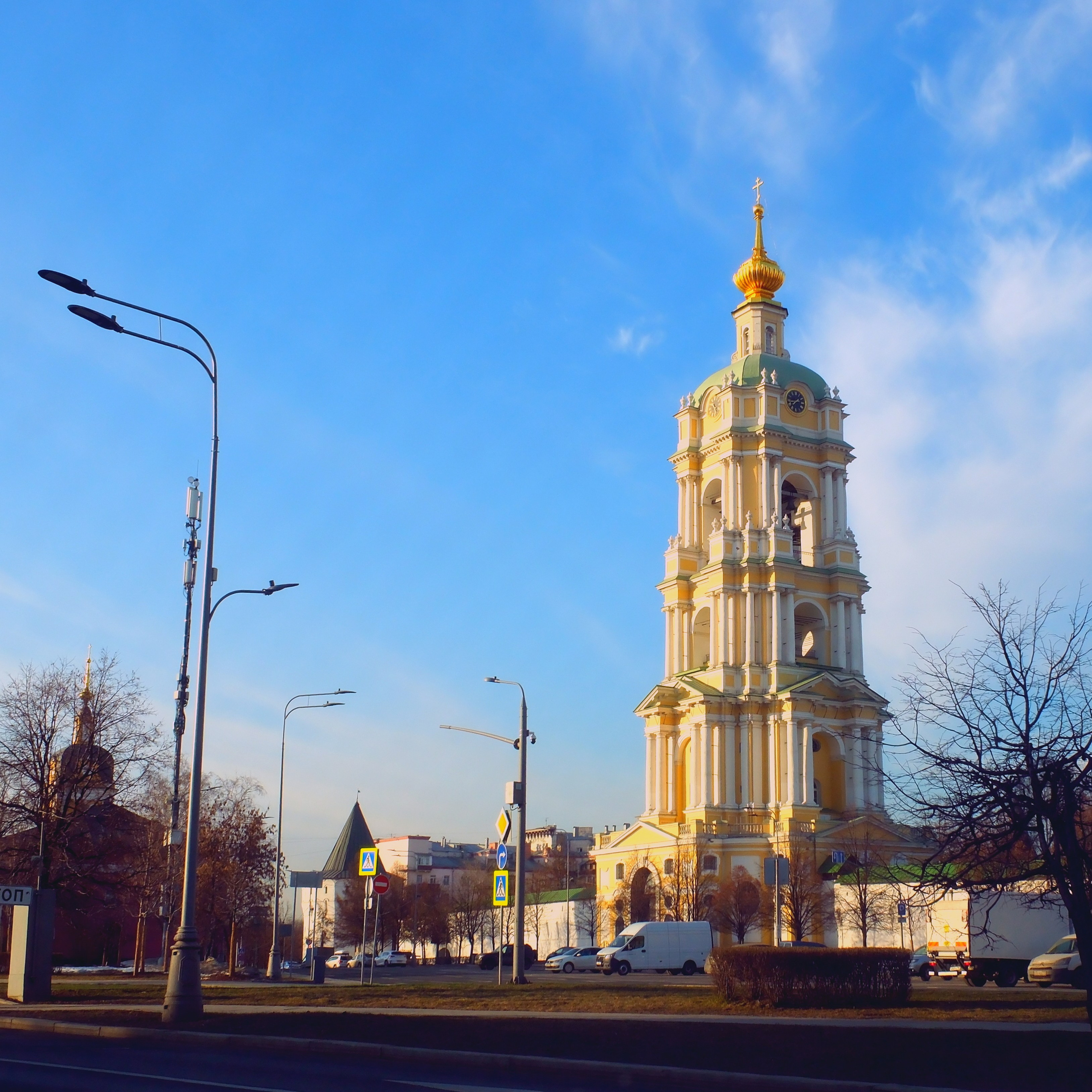 Улица, люди, жизнь…