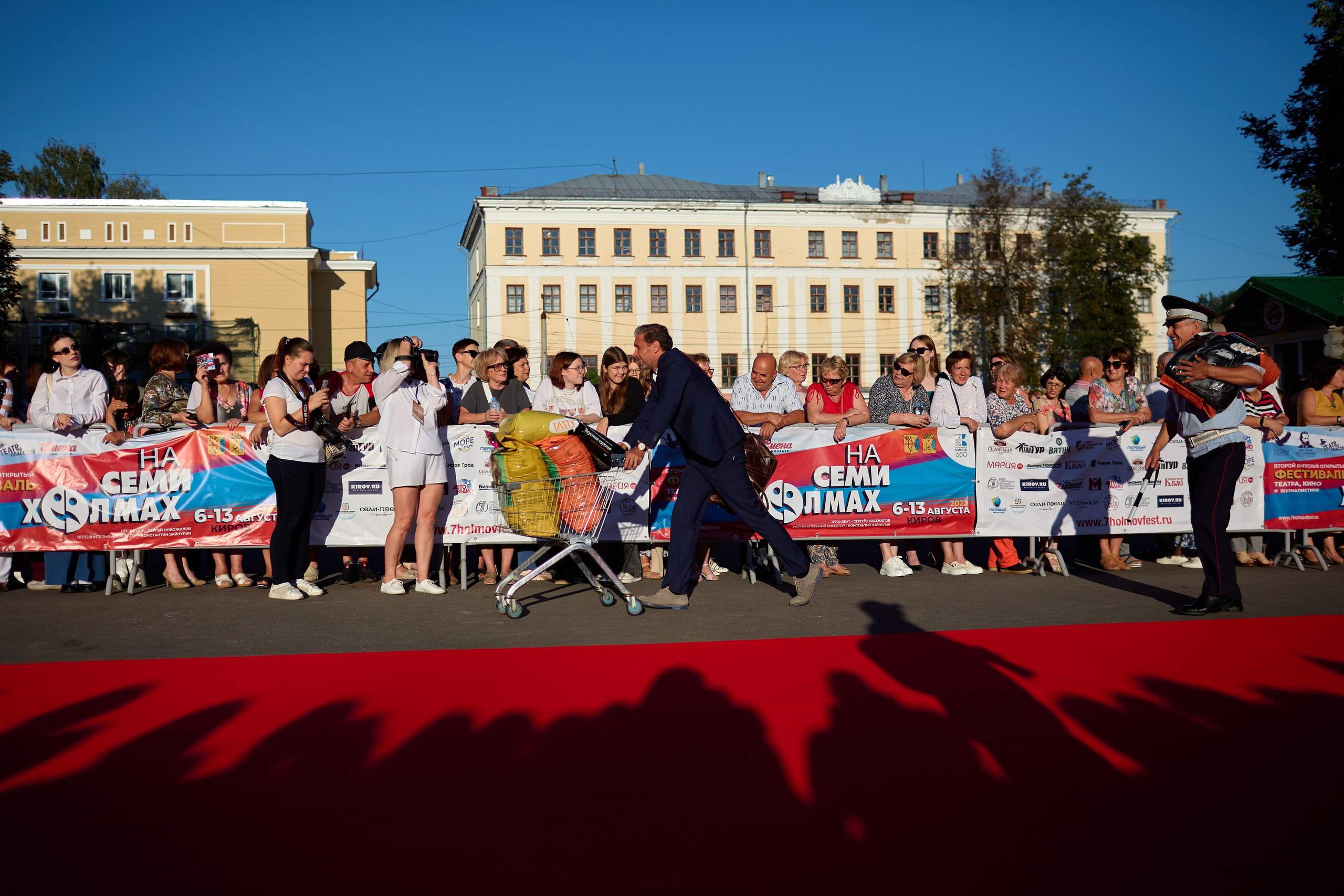 Открытие фестиваля «На семи холмах» 2023. Фотограф Илья Прохоров в Кирове