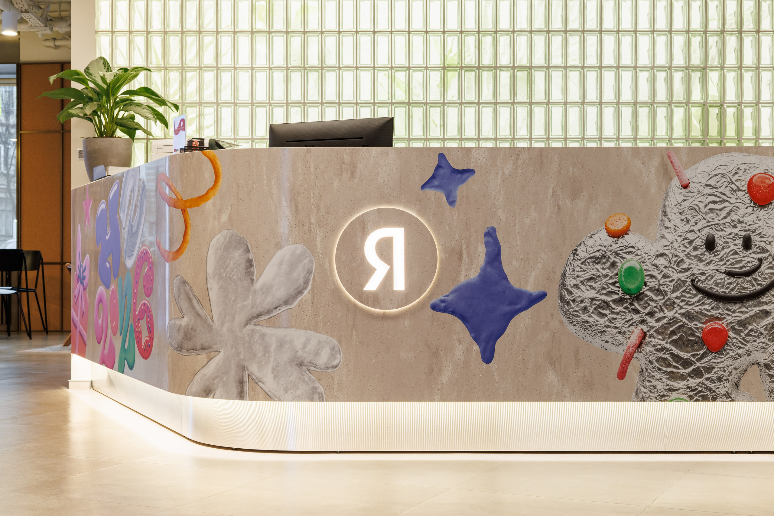 Стойки ресепшн, офис Яндекса