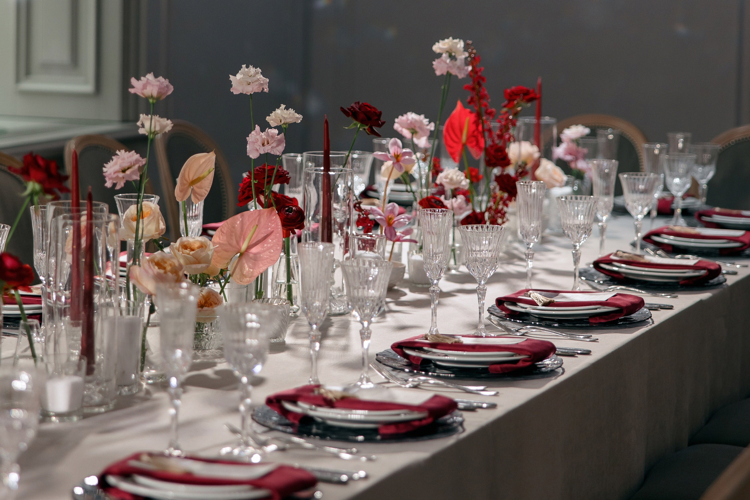 Юлия и Александр в отеле '12 причин' и кафе 'Мишель'. Свадебный фотограф Москва