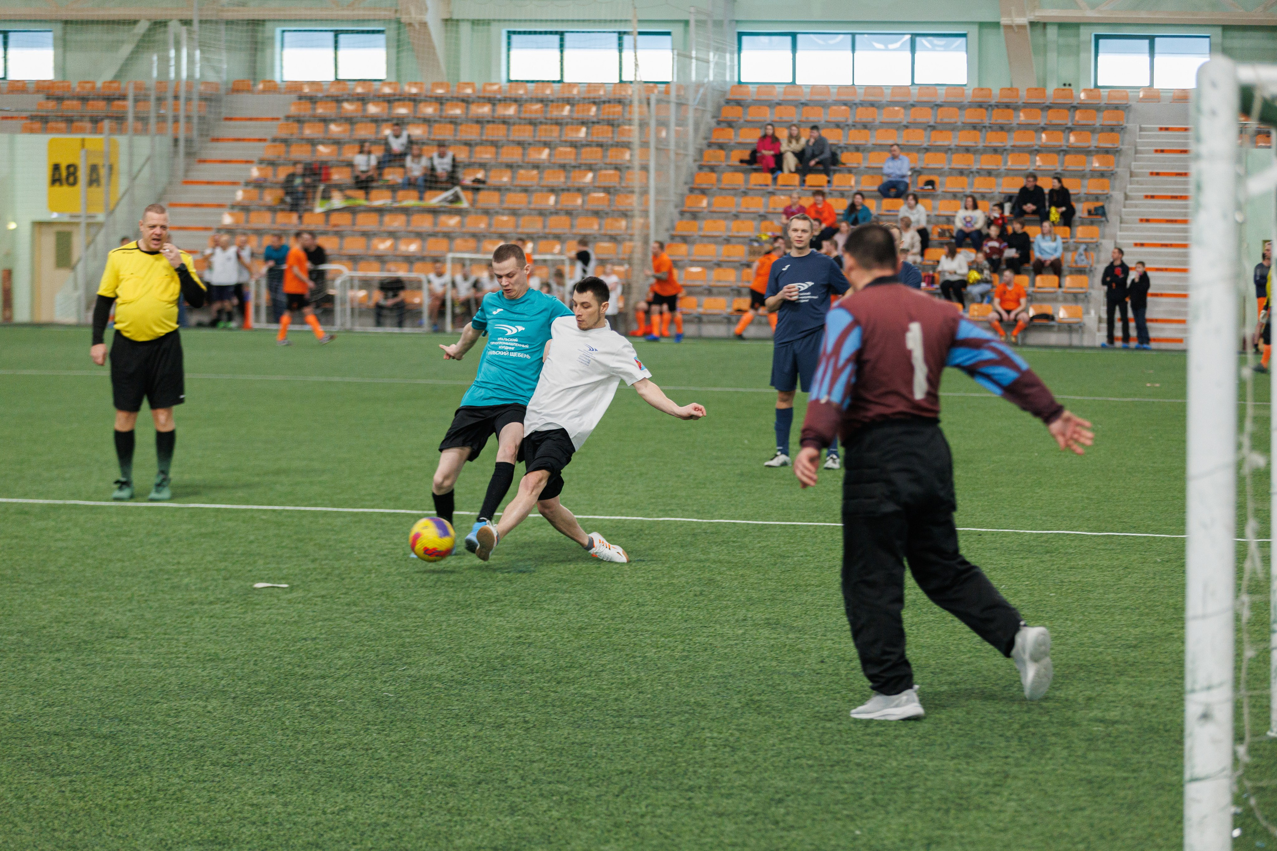 Фотограф на корпоративный футбольный турнир. Контент для бизнеса в Екатеринбурге Полдень Медиа