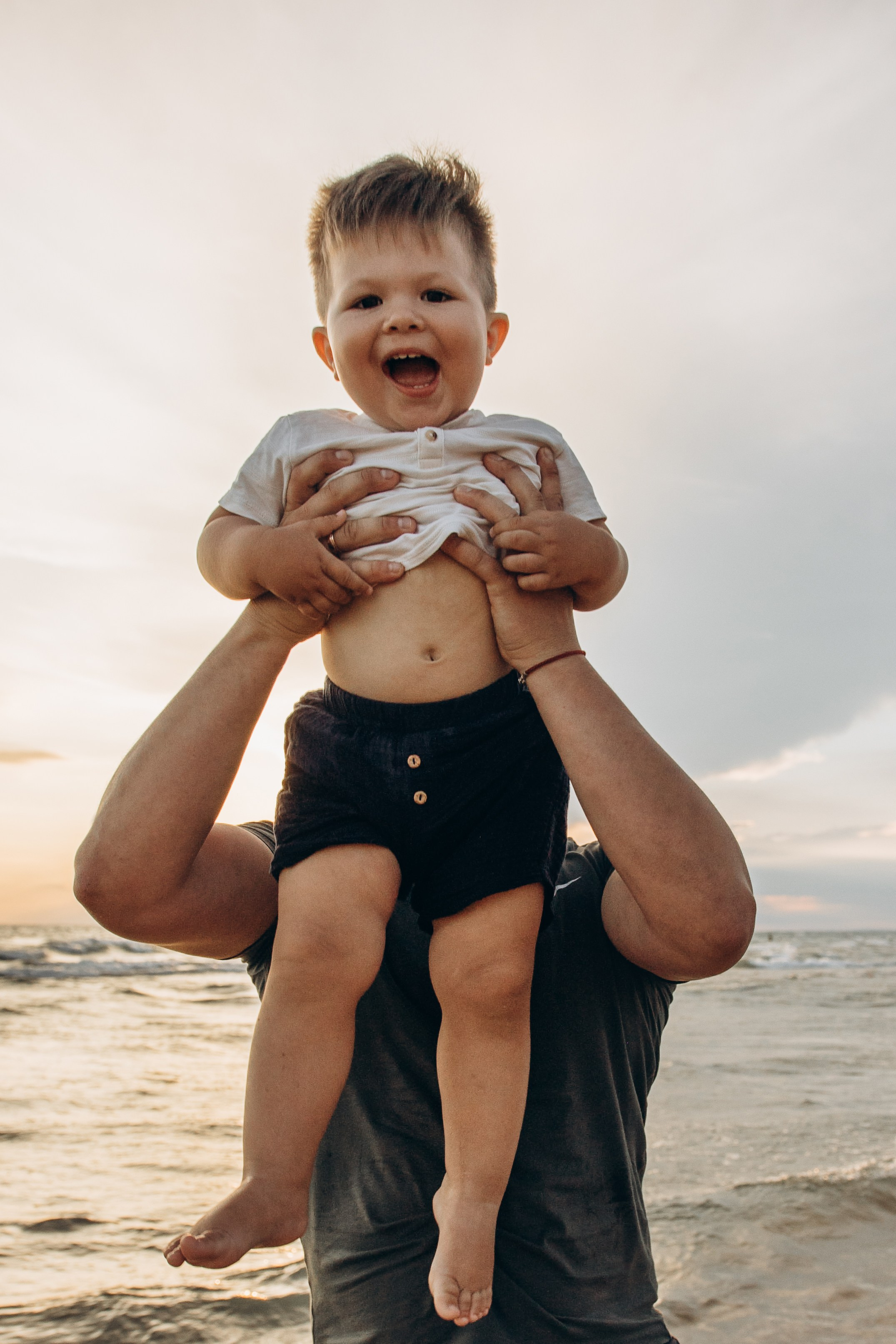 Михаил, Алена и Кирюша — встреча заката с любимыми. Семейный фотограф Новороссийск, Анапа, Геленджик — Юлия Давыдова