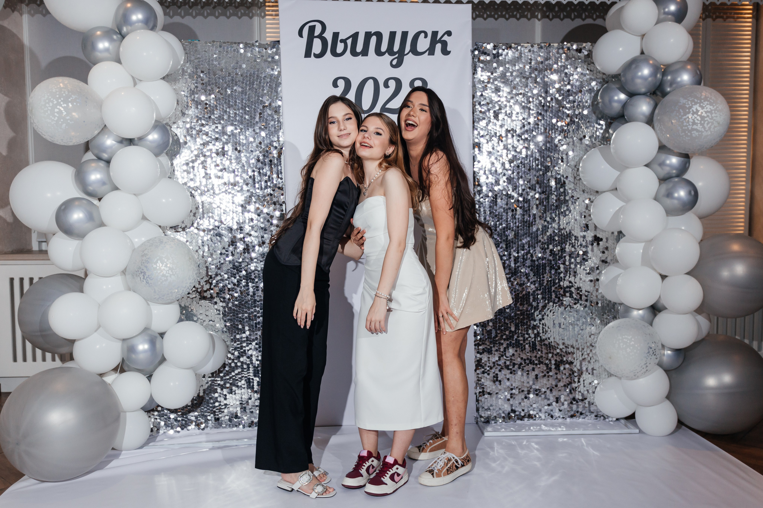 Выпускной 11 «А». Школа № 42. Свадебный фотограф в Краснодаре Николай Крауз