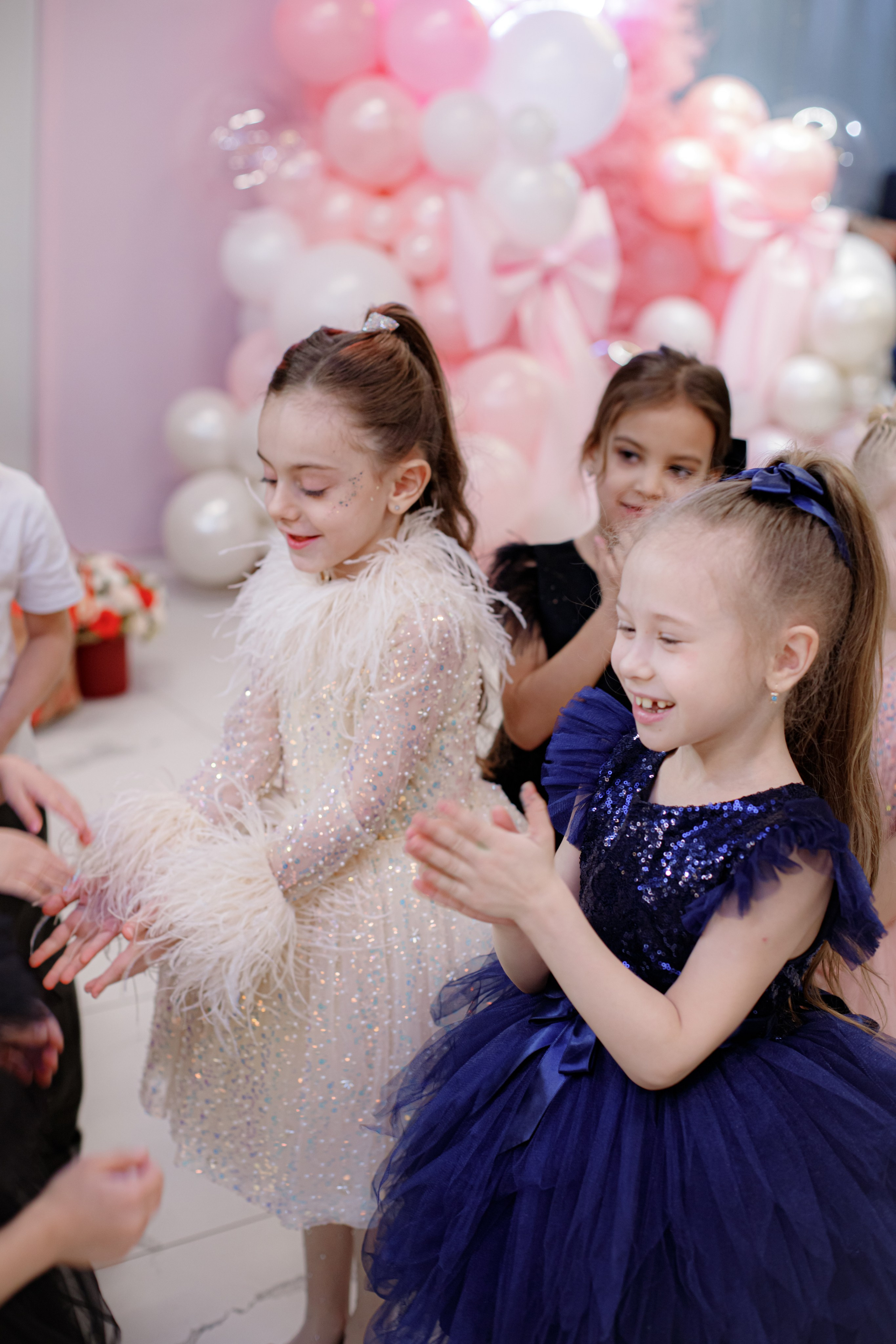 ASIA'S BIRTHDAY PARTY. Photokarish