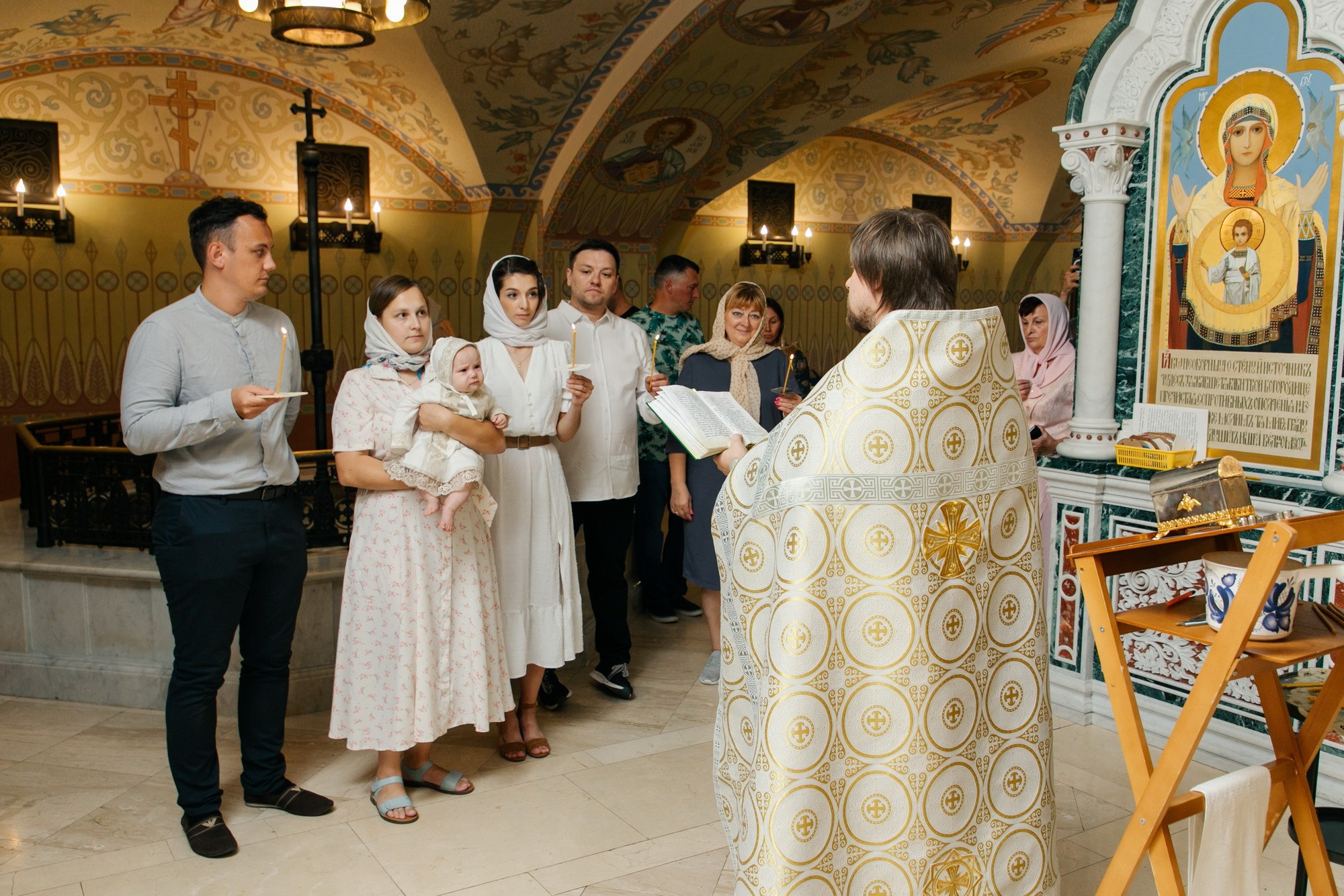 Крещение малышки в Никольском Морском соборе, г. Кронштадт, лучшие храмы для крещения, где крестить в спб, как записаться на крещение, сколько стоит крещение питре, как покреститься спб, фотограф на крещение