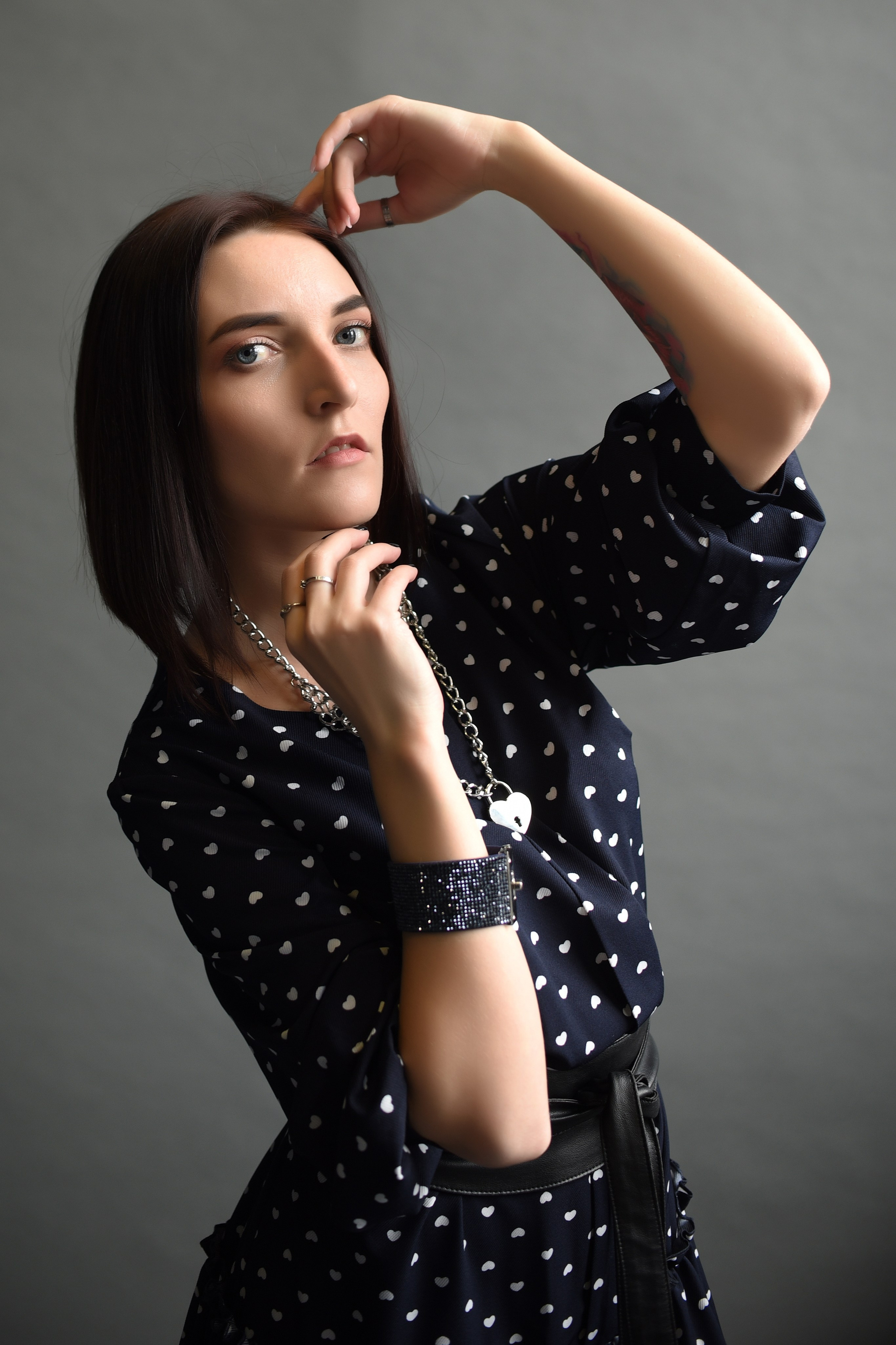 Индивидуальная студийная. Свадебный, семейный, детский, контент фотограф в Омске Максим Ильин