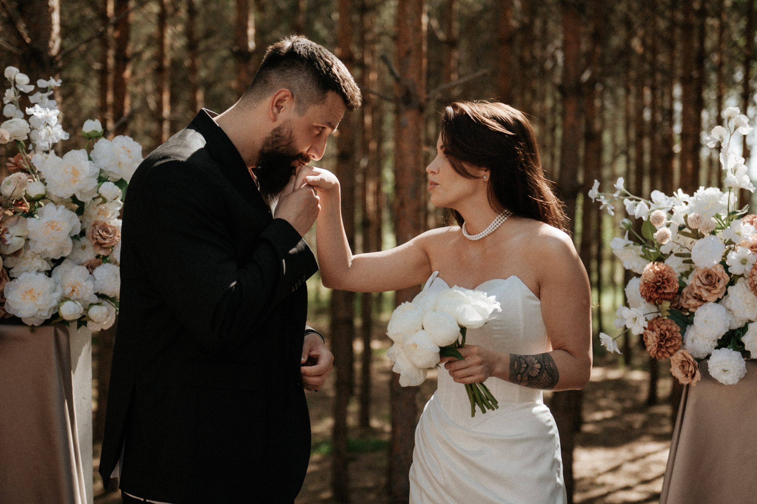 Свадебные фотографии. Фотограф в Барнауле Дарья Бутурлакина. Люби.Цени.Касайся